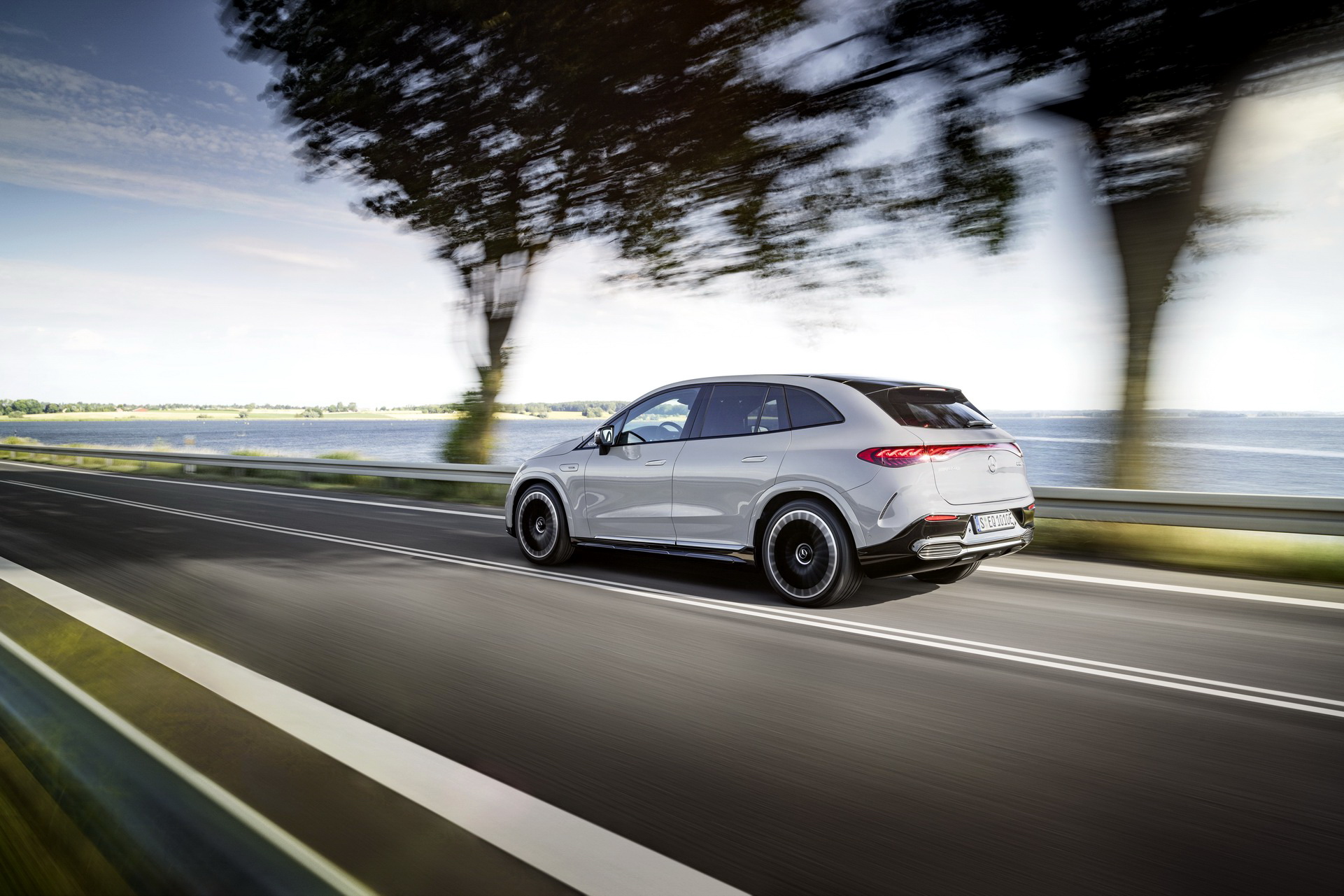 2024 Mercedes-AMG EQE SUV Delivers Up To 687 HP At The Expense Of Range