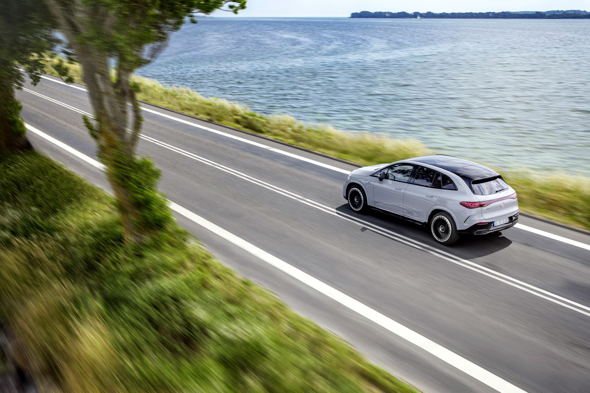 2024 Mercedes-AMG EQE SUV Delivers Up To 687 HP At The Expense Of Range