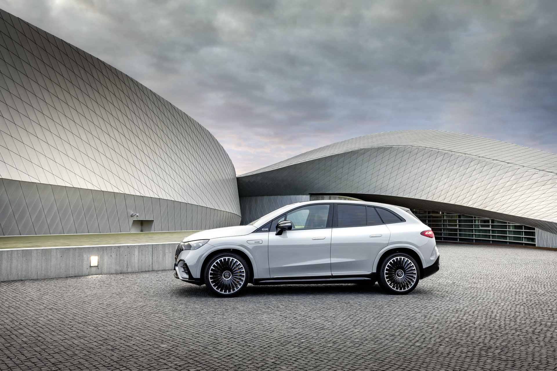 2024 Mercedes-AMG EQE SUV Delivers Up To 687 HP At The Expense Of Range