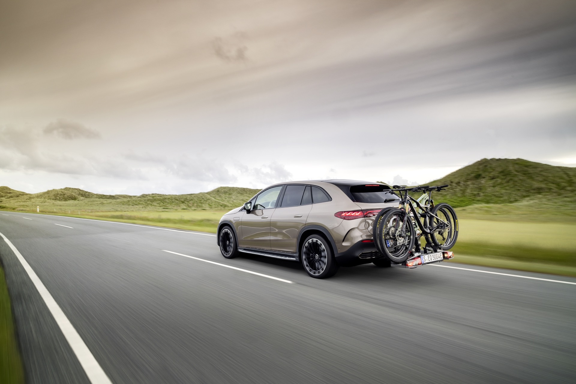 2024 Mercedes EQE SUV Offers A Range Of 370 Miles And Tech For Days