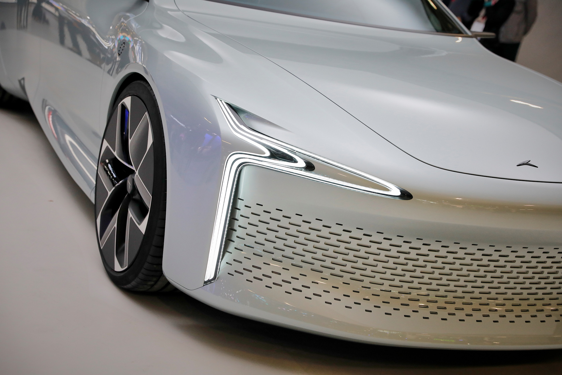 $118,000 Hopium Machina Hydrogen EV Can Complete A Refill In 3 Minutes Offering 620-Mile Range