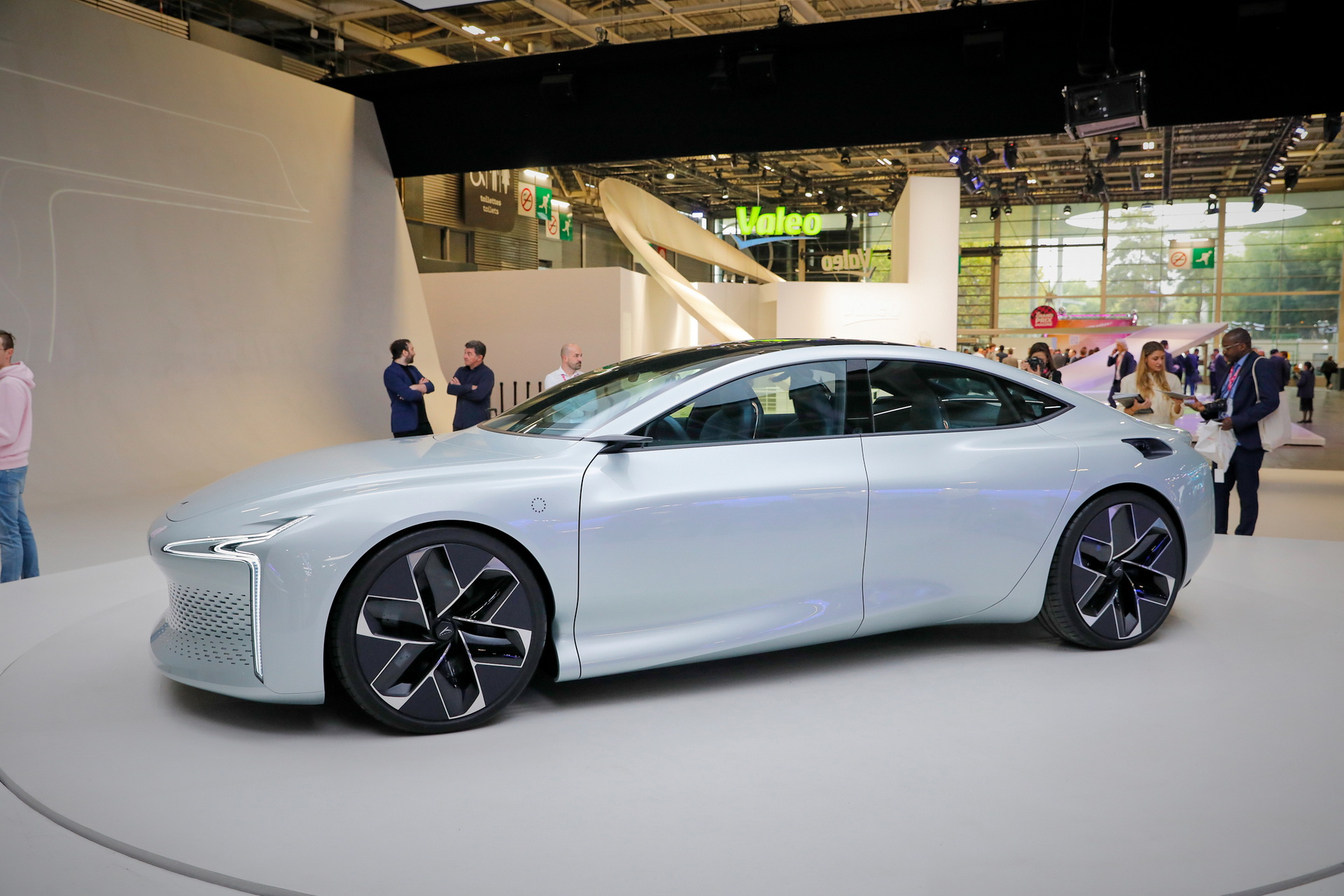 $118,000 Hopium Machina Hydrogen EV Can Complete A Refill In 3 Minutes Offering 620-Mile Range