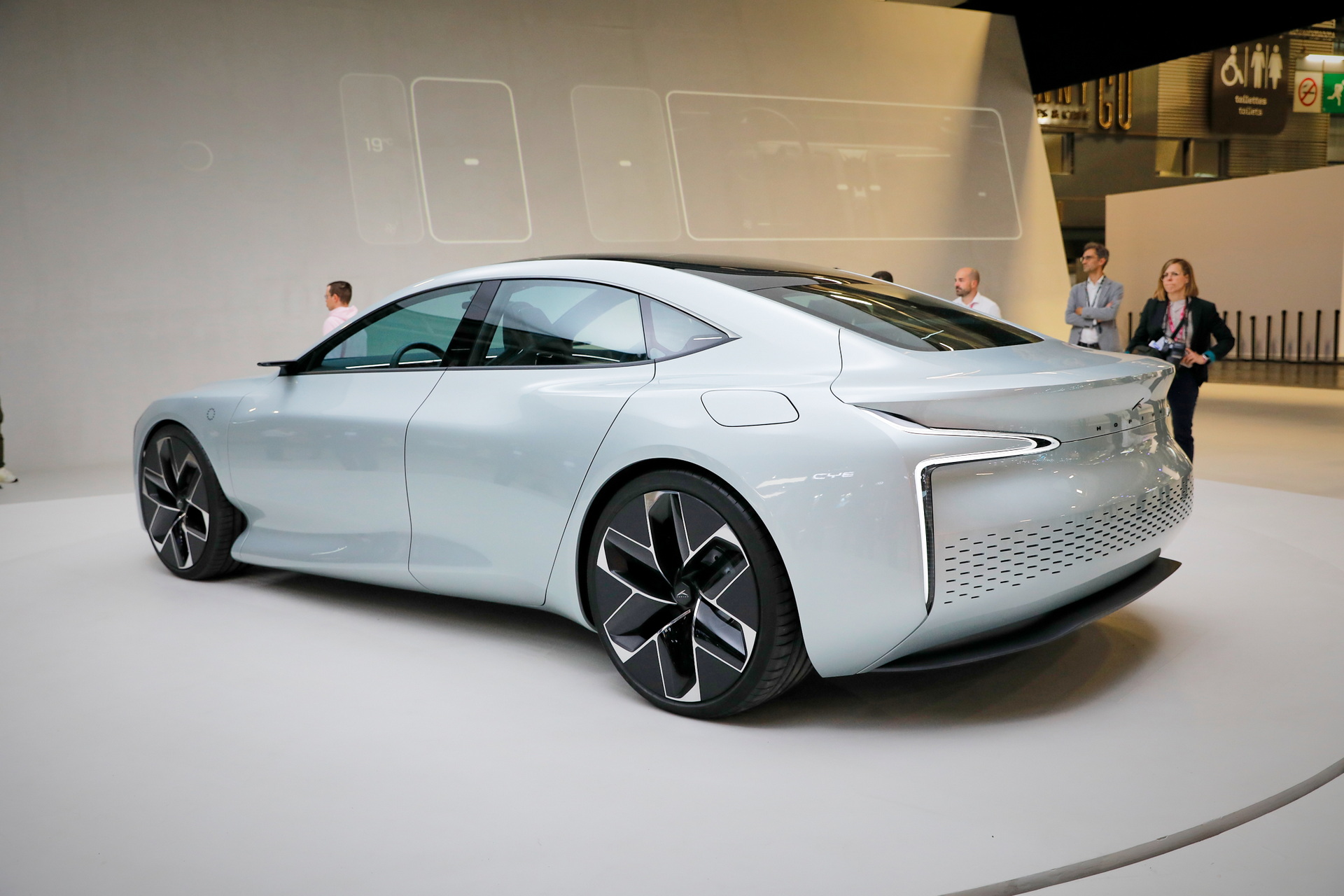 $118,000 Hopium Machina Hydrogen EV Can Complete A Refill In 3 Minutes Offering 620-Mile Range