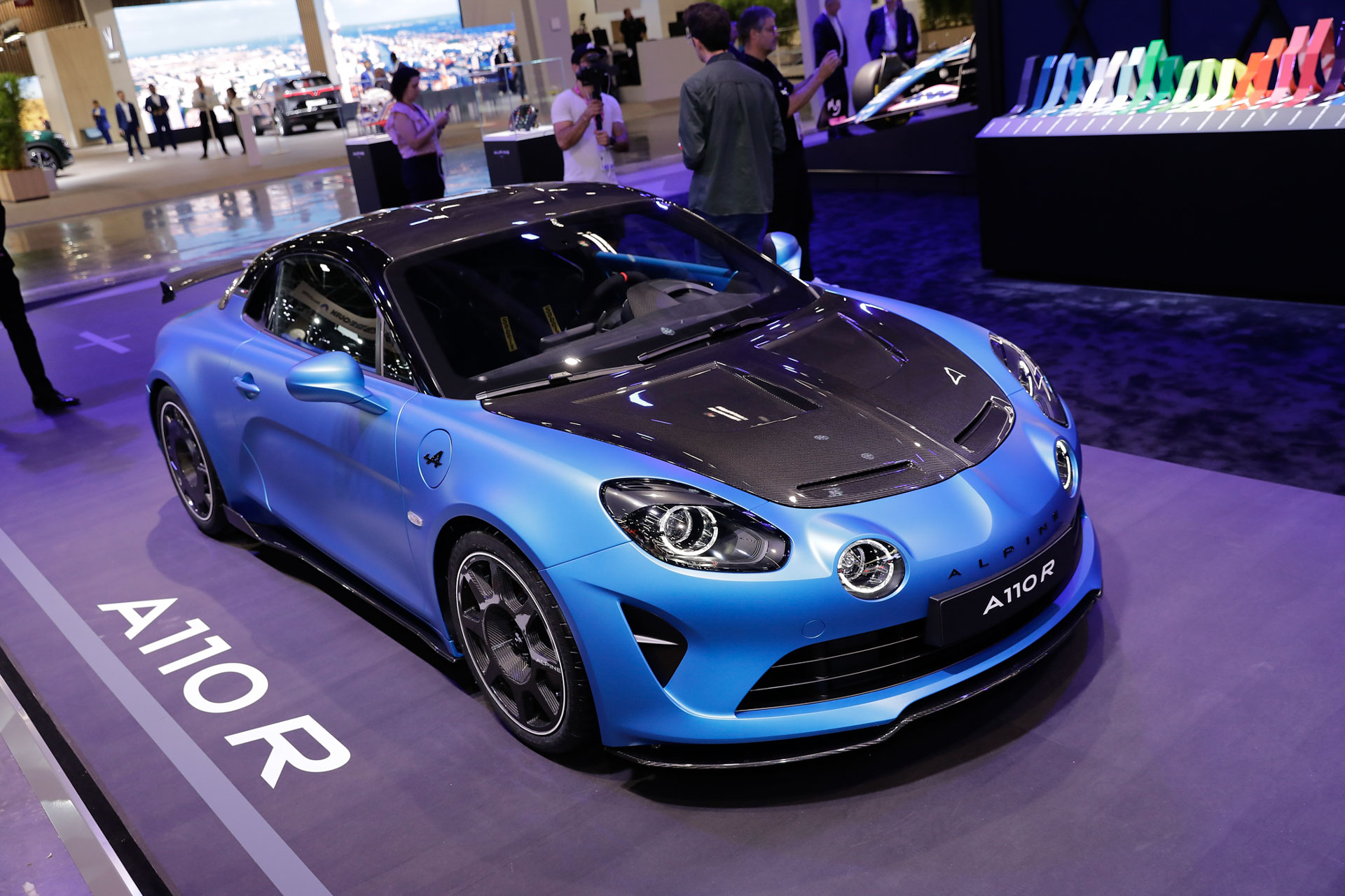 Hardcore Alpine A110 R Shows Off Its Weight Loss In Paris