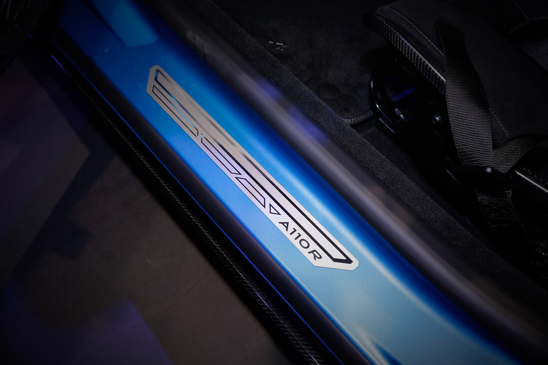 Hardcore Alpine A110 R Shows Off Its Weight Loss In Paris