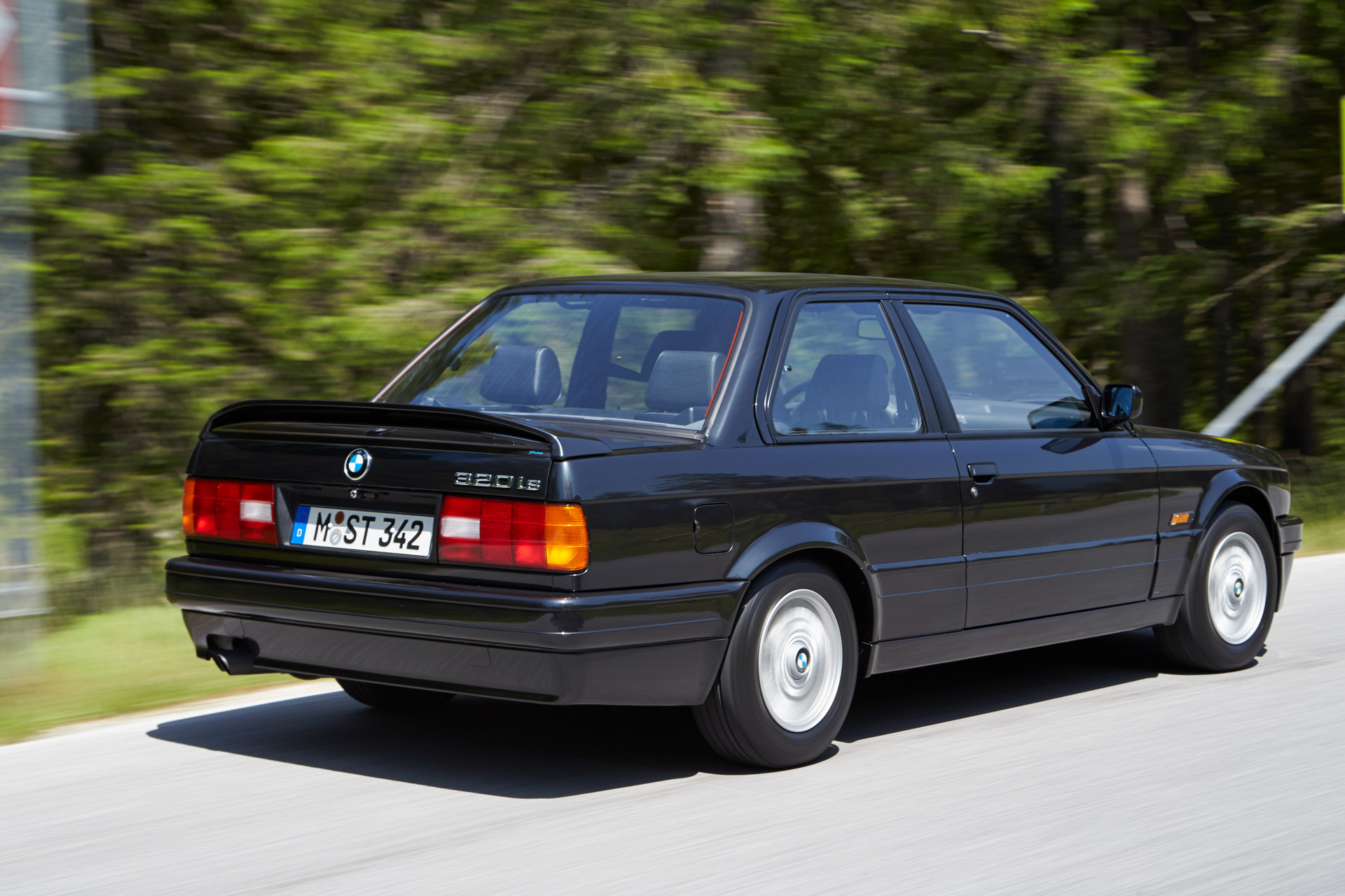 BMW E30 At 40: Here’s What It Can Still Teach Modern Cars