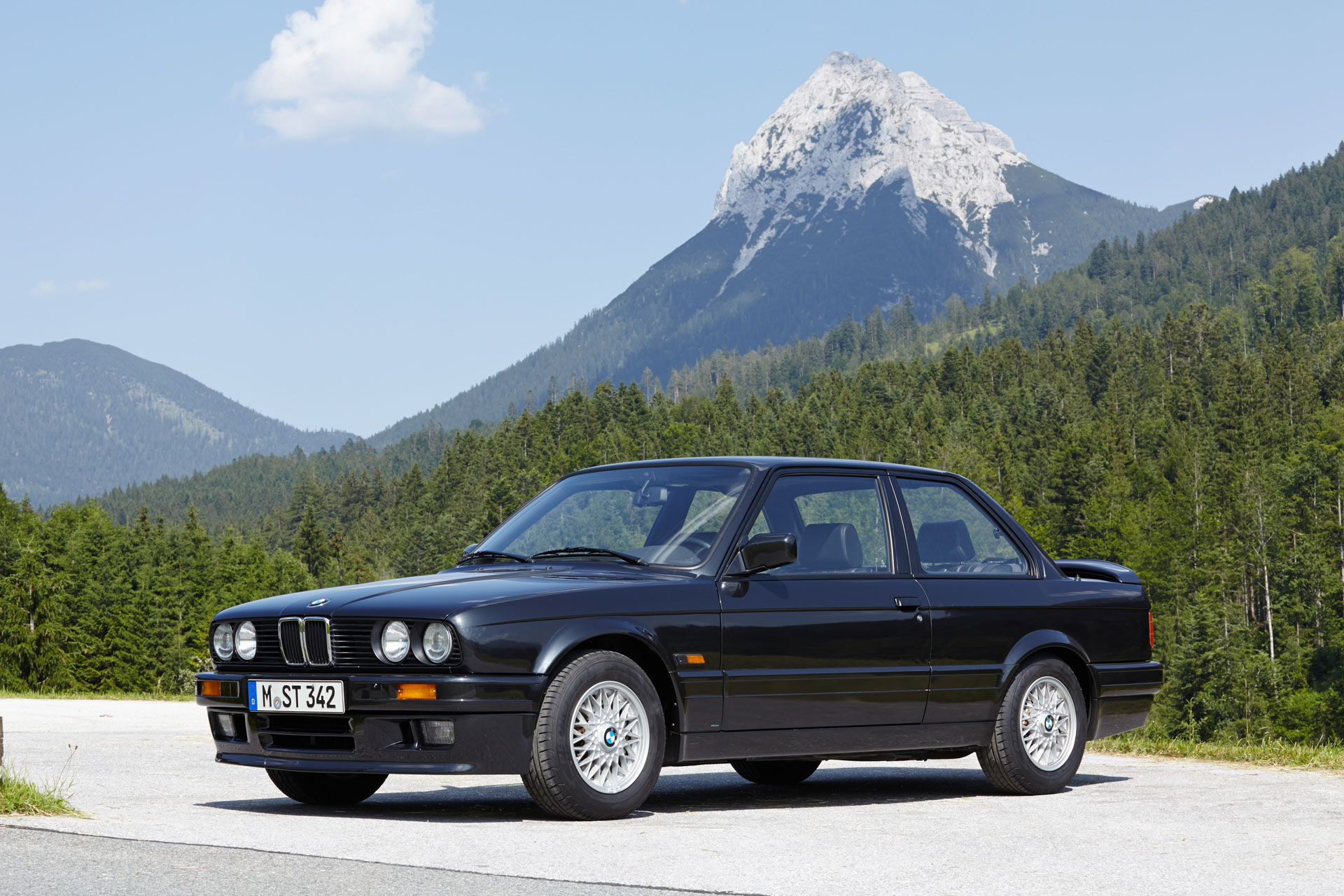 BMW E30 At 40: Here’s What It Can Still Teach Modern Cars