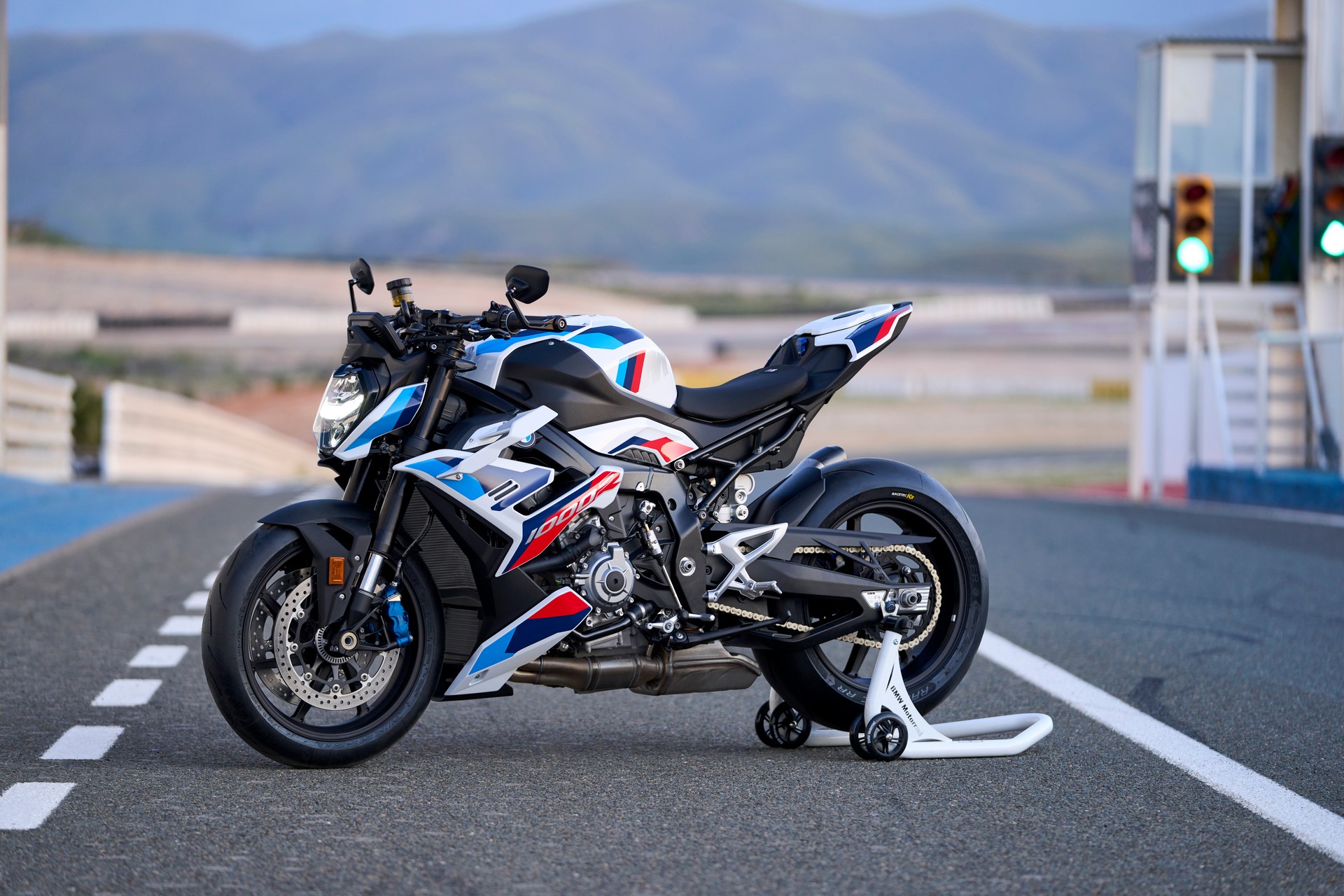 2023 BMW M 1000 R Is The Ultimate Naked Superbike