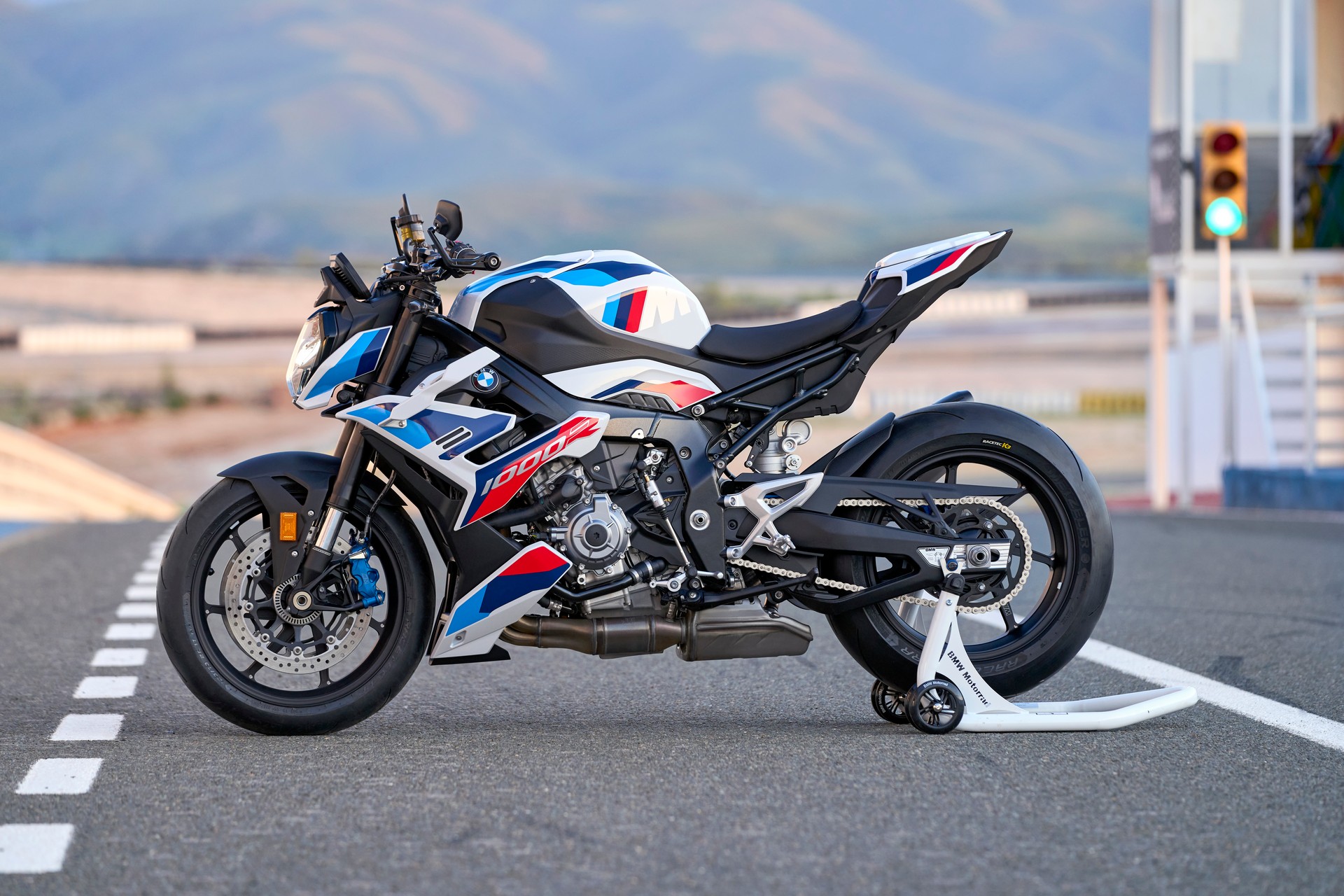 2023 BMW M 1000 R Is The Ultimate Naked Superbike