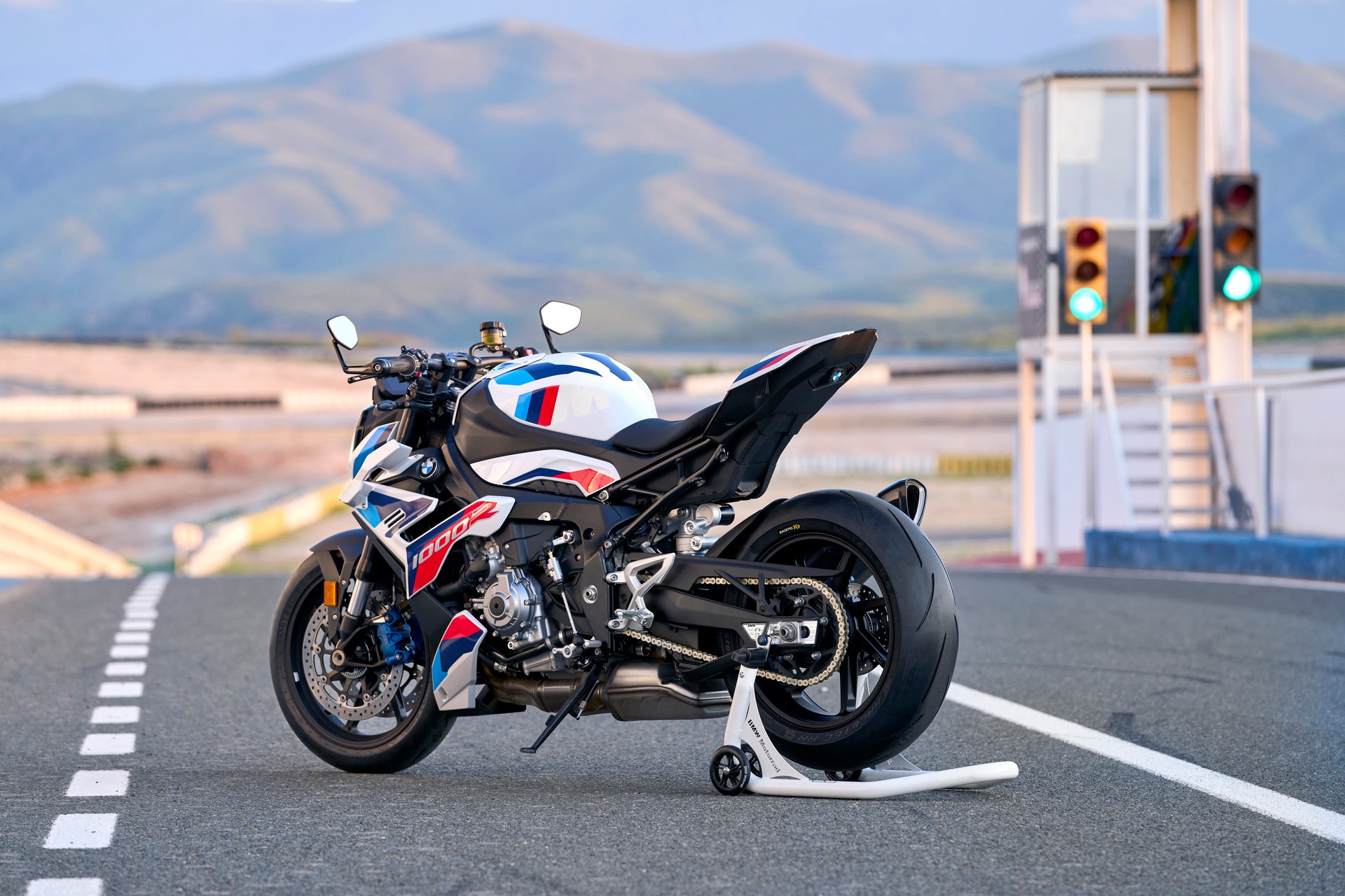 2023 BMW M 1000 R Is The Ultimate Naked Superbike