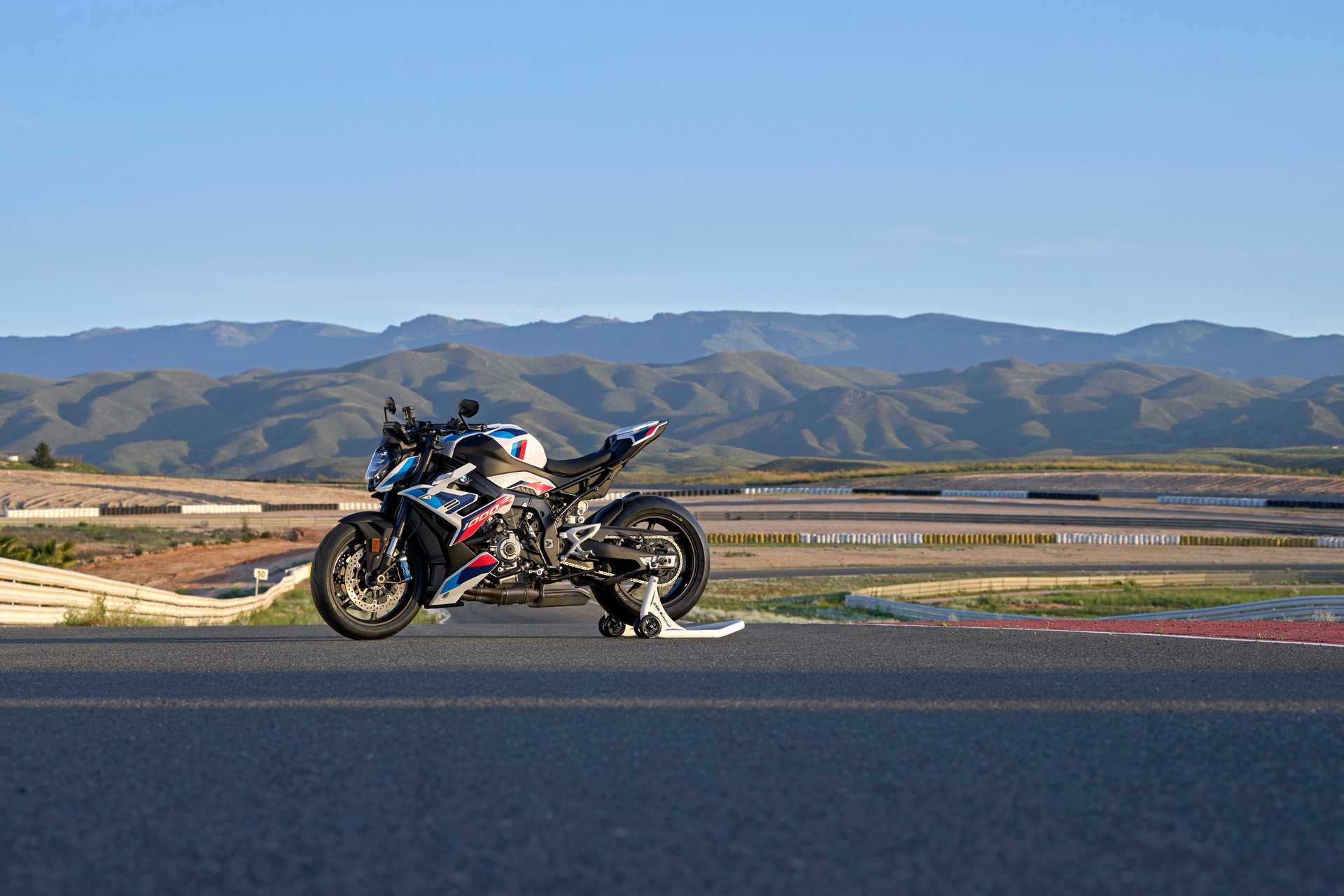 2023 BMW M 1000 R Is The Ultimate Naked Superbike