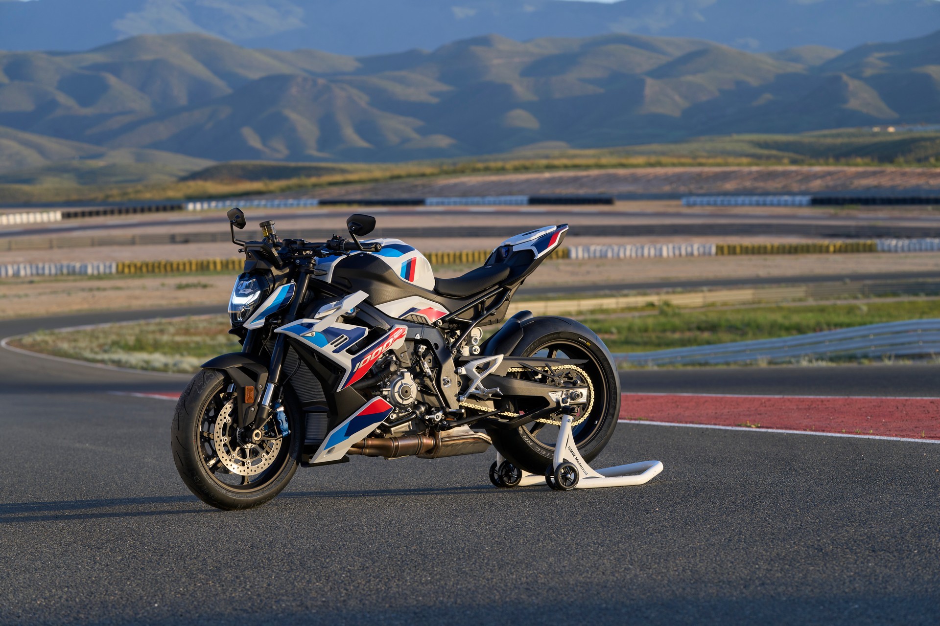 2023 BMW M 1000 R Is The Ultimate Naked Superbike