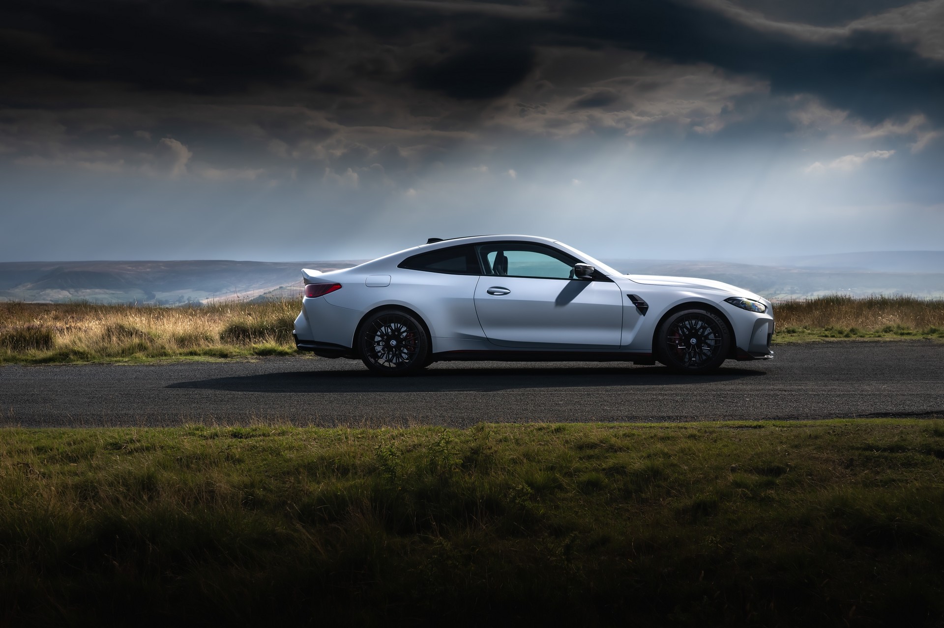 2023 BMW M4 CSL Poses On Some Of The UK’s Best Driving Roads In Huge Photo Gallery