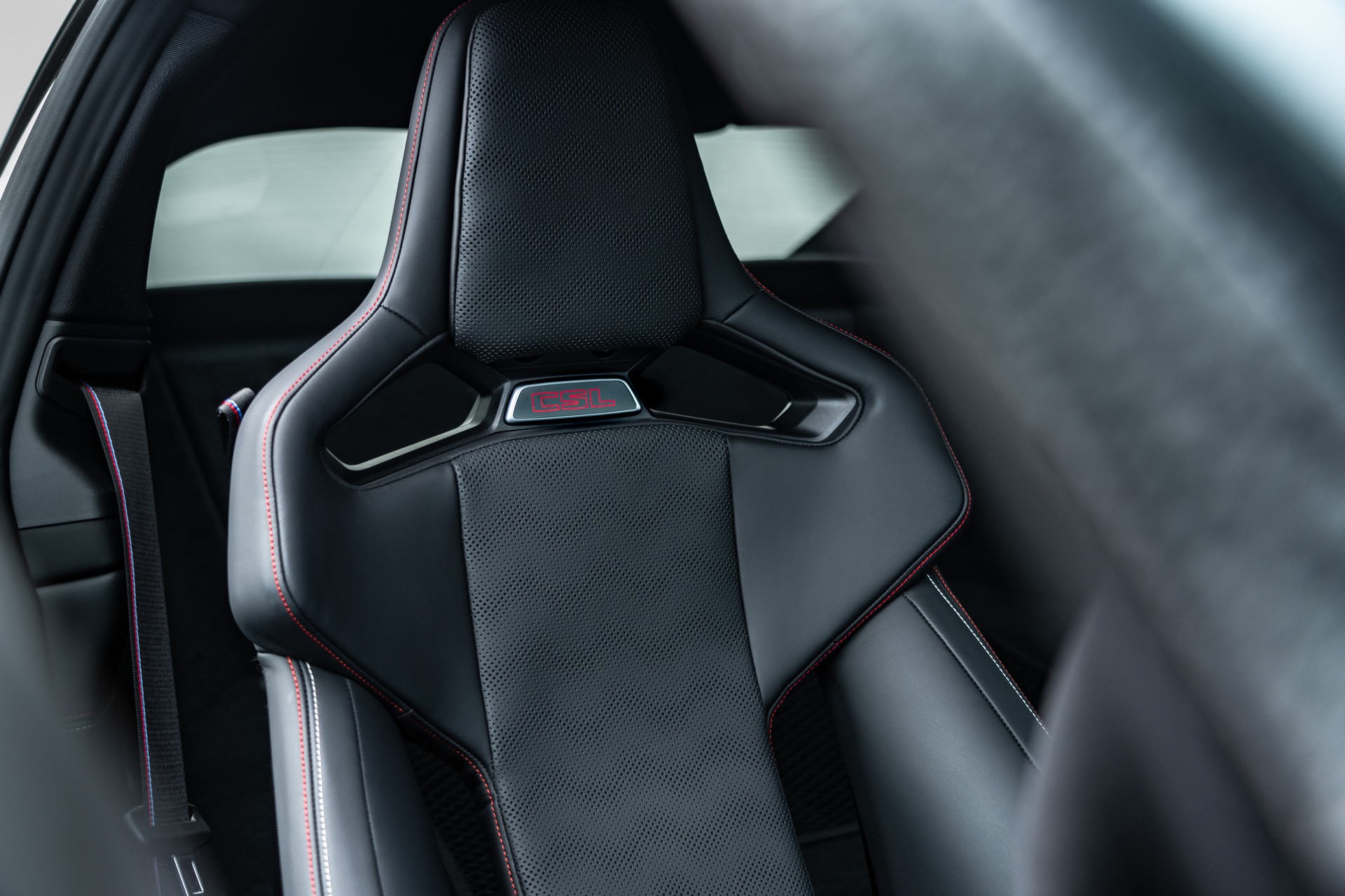 2023 BMW M4 CSL Poses On Some Of The UK’s Best Driving Roads In Huge Photo Gallery