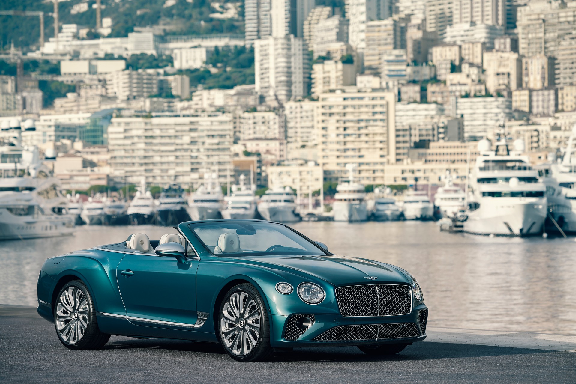 Bentley Continental GT Convertible Mulliner Riviera Collection Is Designed For The Yacht Club Crowd
