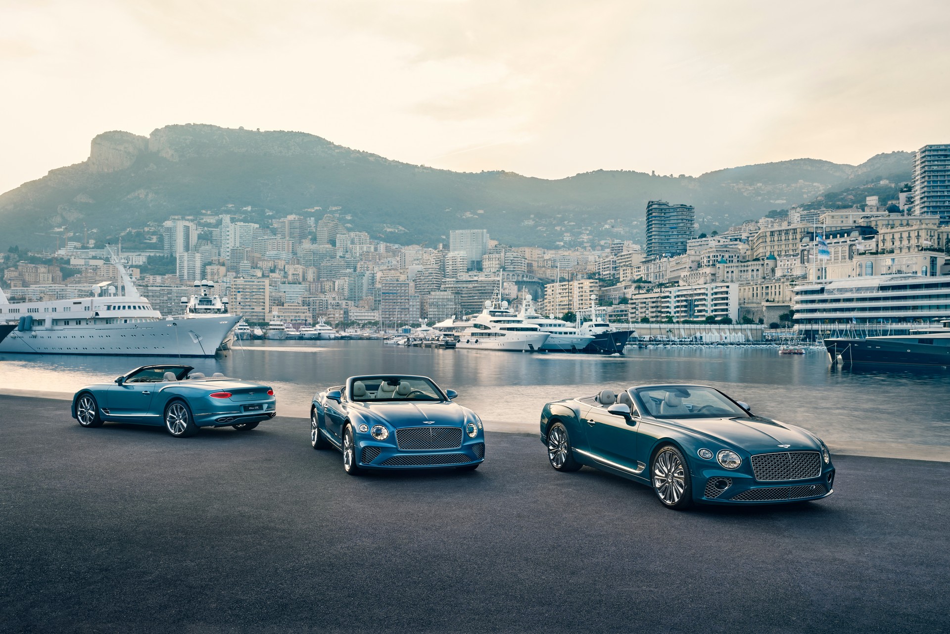Bentley Continental GT Convertible Mulliner Riviera Collection Is Designed For The Yacht Club Crowd