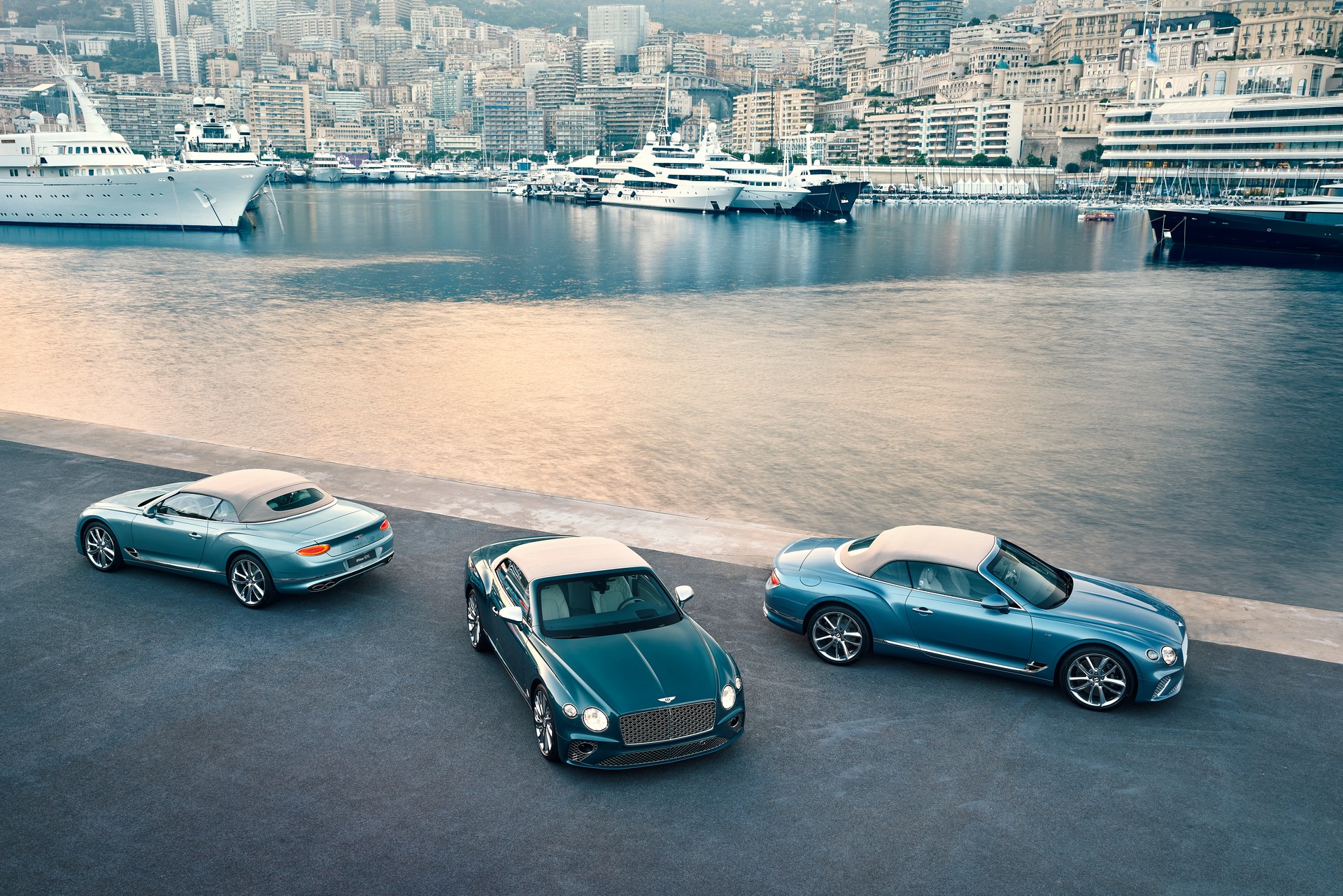 Bentley Continental GT Convertible Mulliner Riviera Collection Is Designed For The Yacht Club Crowd