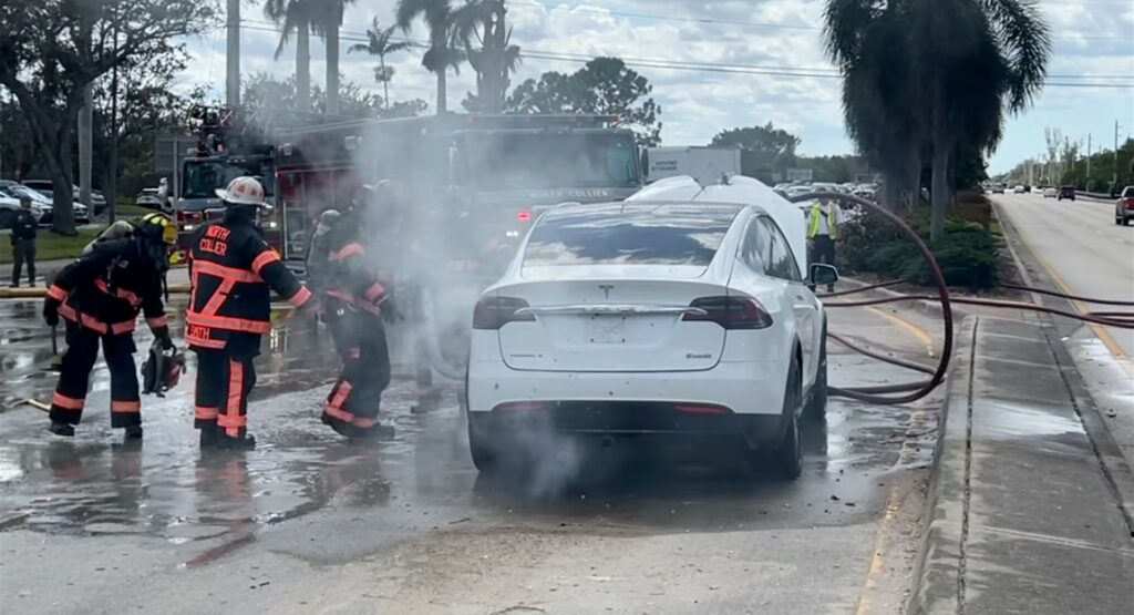  A Large Number Of Waterlogged EVs In Florida Could Erupt Into Flames After Hurricane Ian
