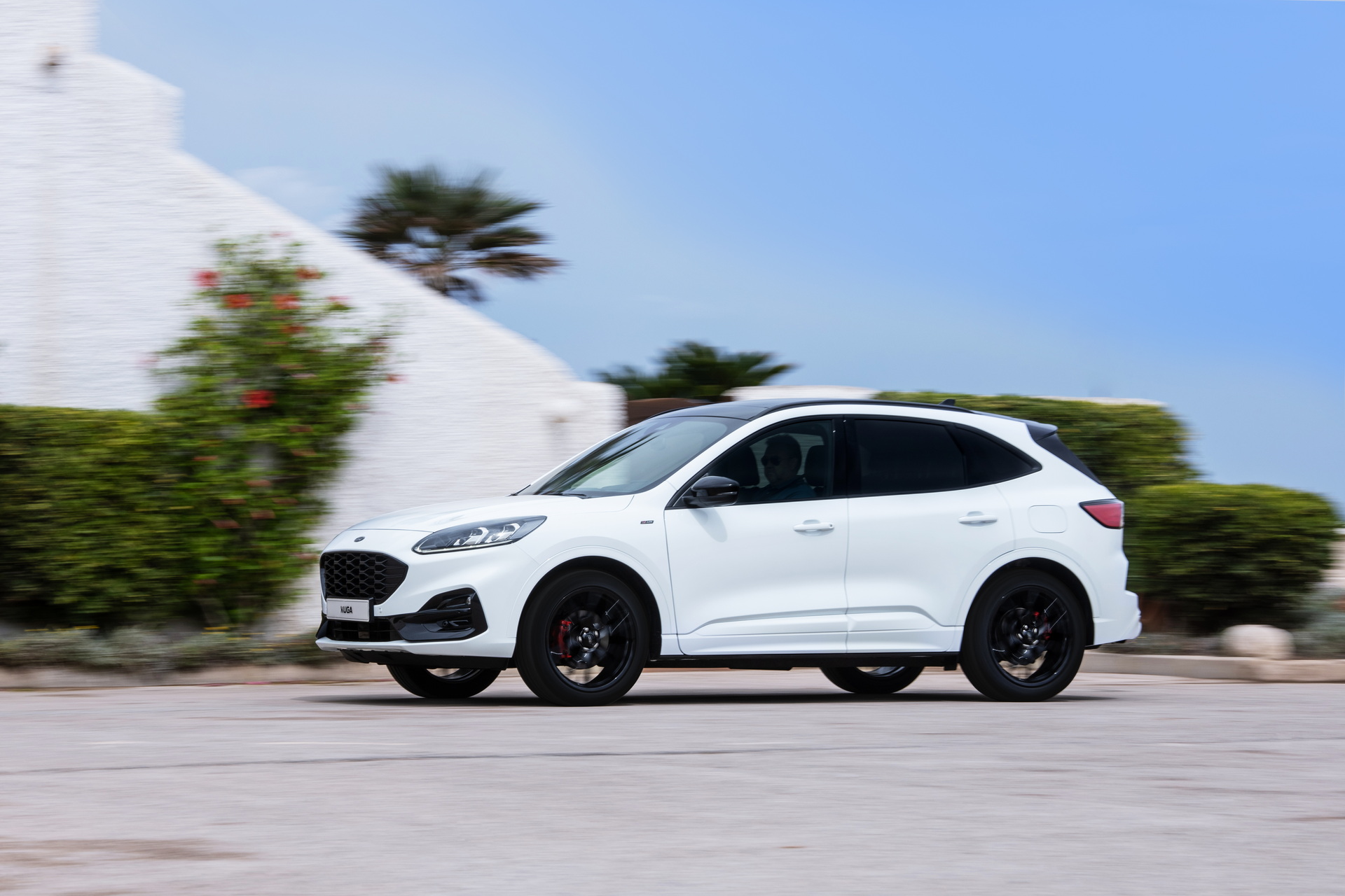 Ford Kuga Gains Black Package In Europe With 20-Inch Wheels And Dark Accents