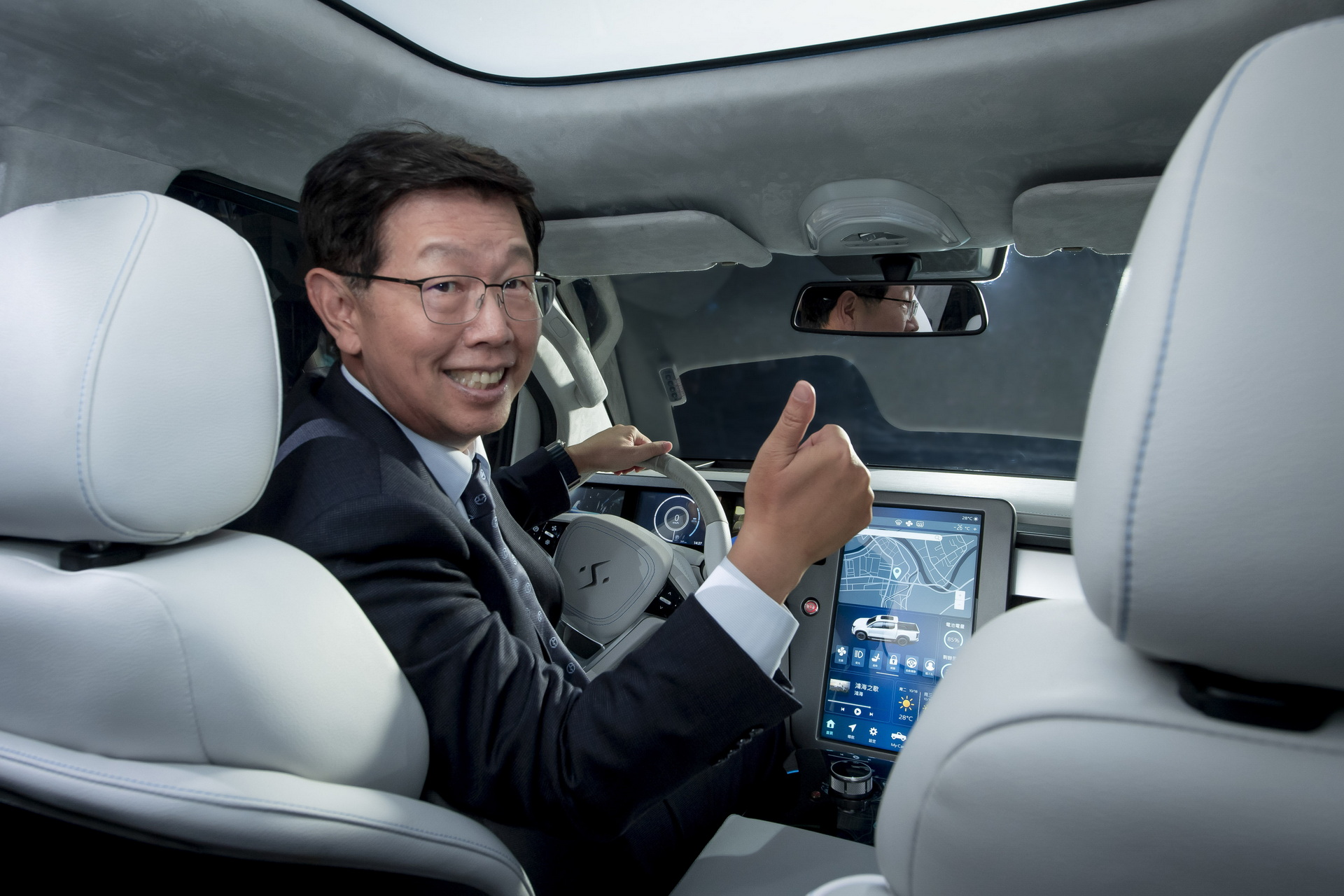 Foxconn Debuts Electric Model B Compact SUV And Model V Pickup Prototypes