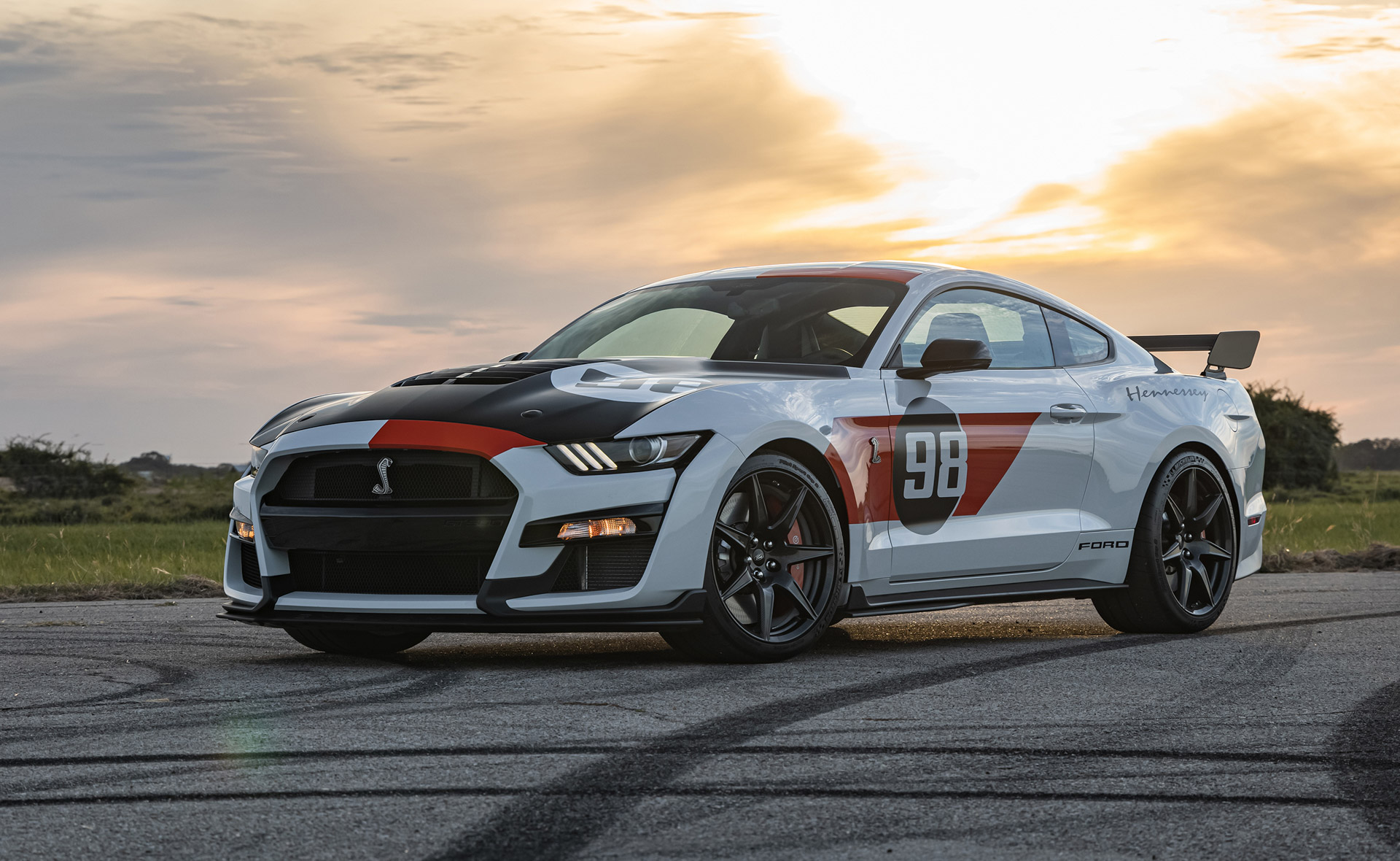 1,204-HP Hennessey Venom 1200 Mustang GT500 Kicks Sand In Shelby’s Face