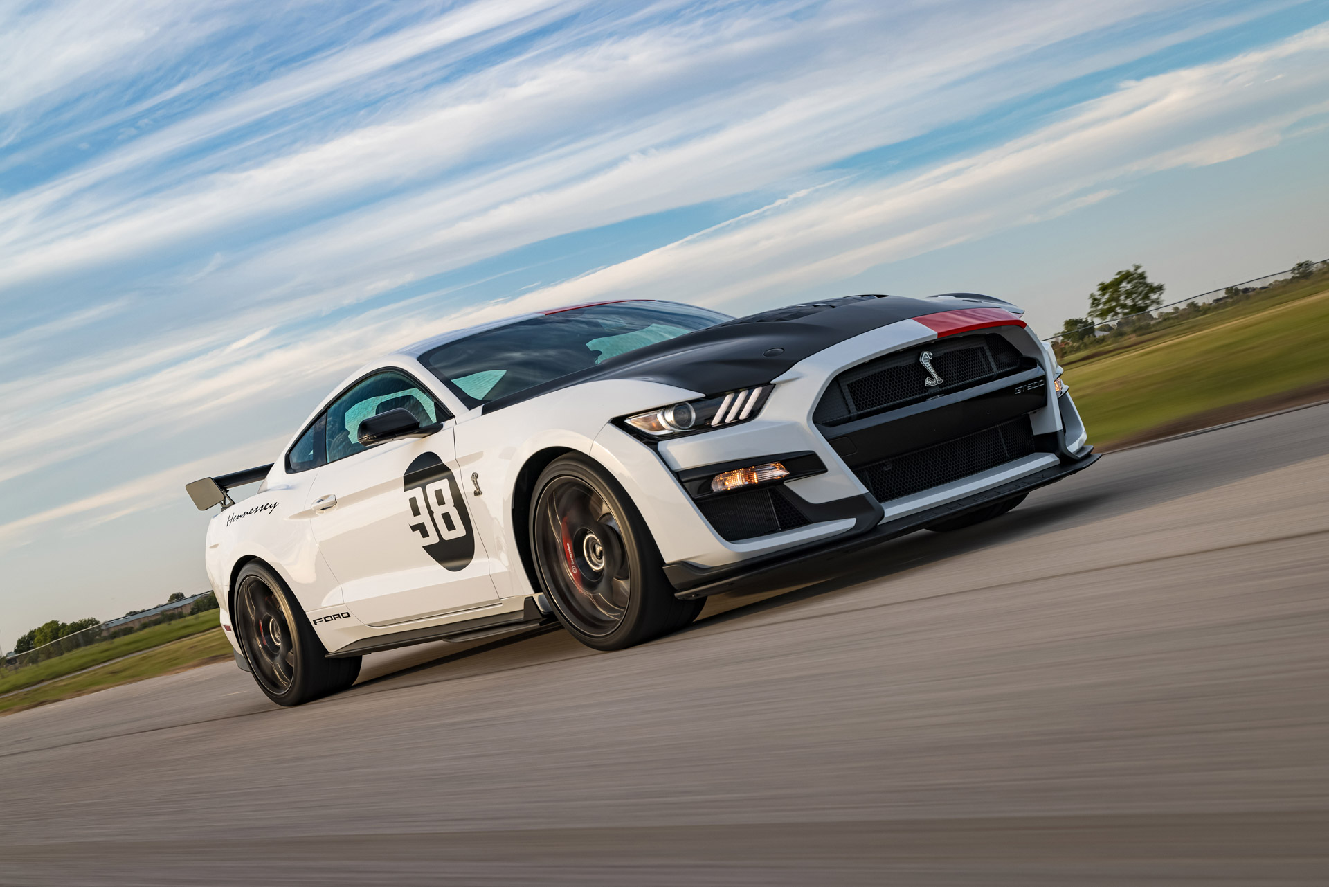 1,204-HP Hennessey Venom 1200 Mustang GT500 Kicks Sand In Shelby’s Face
