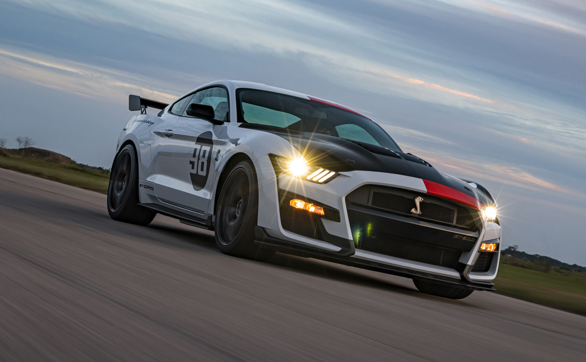 1,204-HP Hennessey Venom 1200 Mustang GT500 Kicks Sand In Shelby’s Face