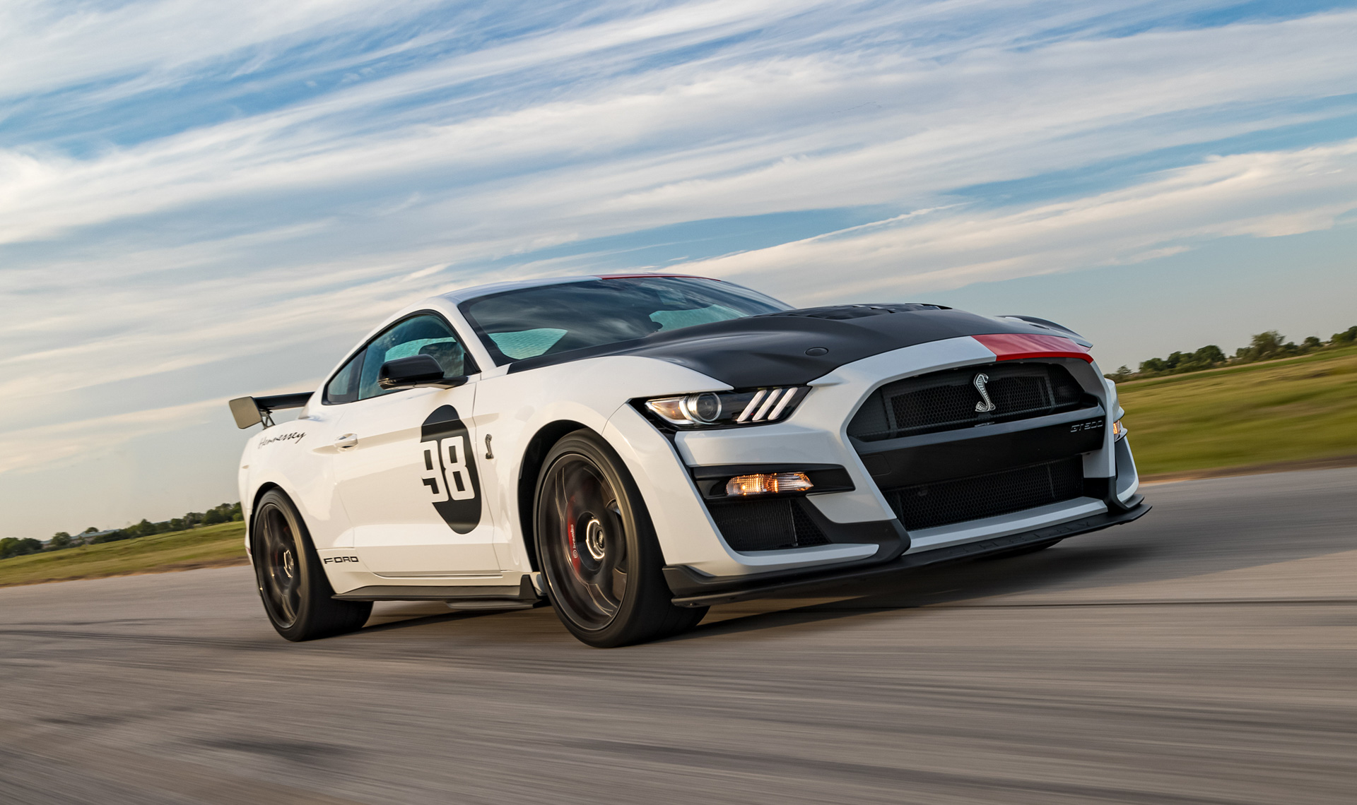 1,204-HP Hennessey Venom 1200 Mustang GT500 Kicks Sand In Shelby’s Face