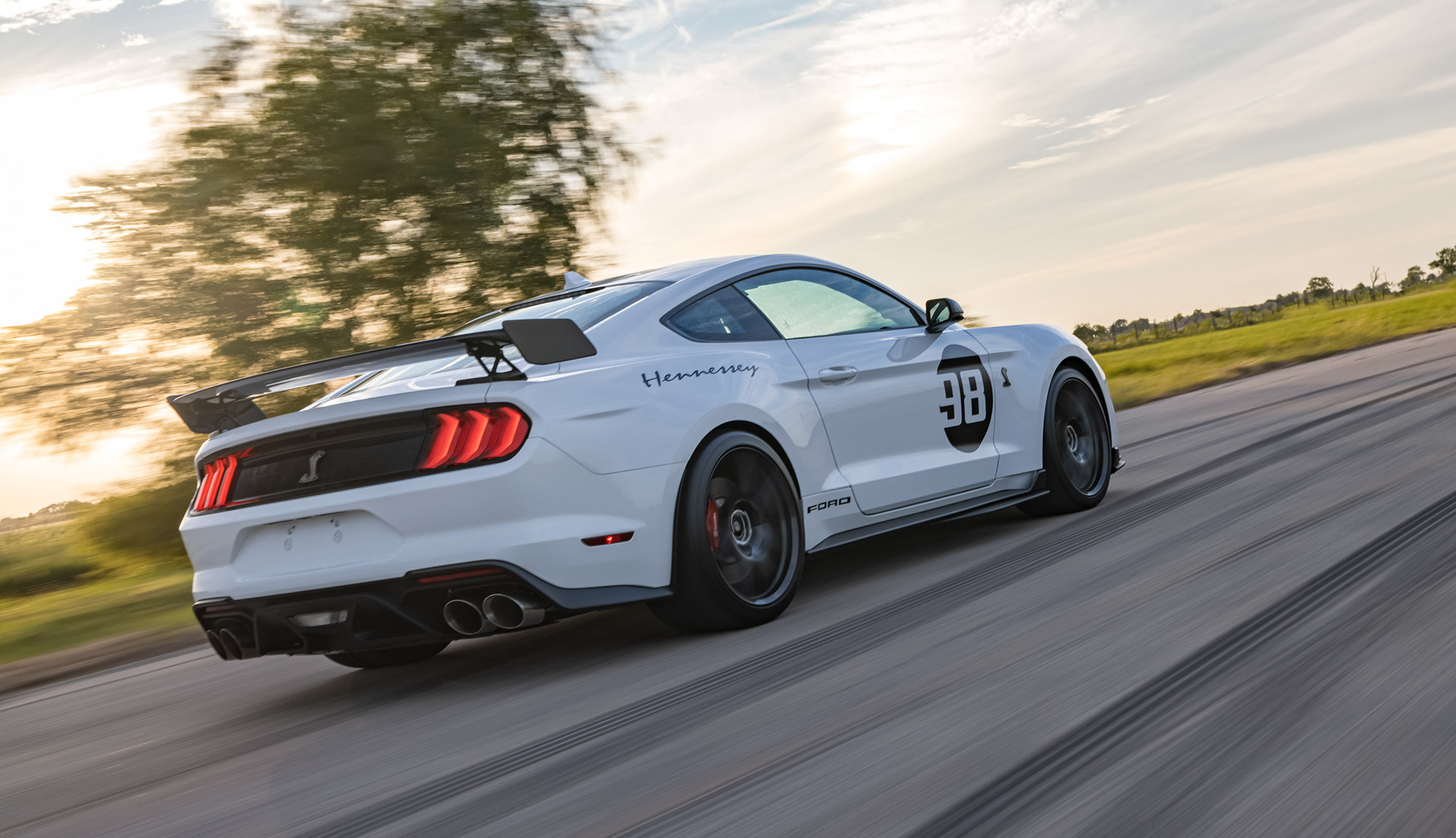 1,204-HP Hennessey Venom 1200 Mustang GT500 Kicks Sand In Shelby’s Face