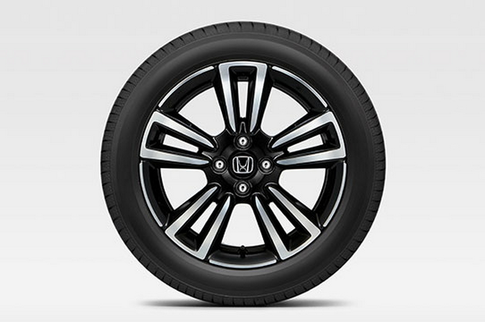 Facelifted Honda Fit Debuts In Japan With More Power And Sporty RS Trim