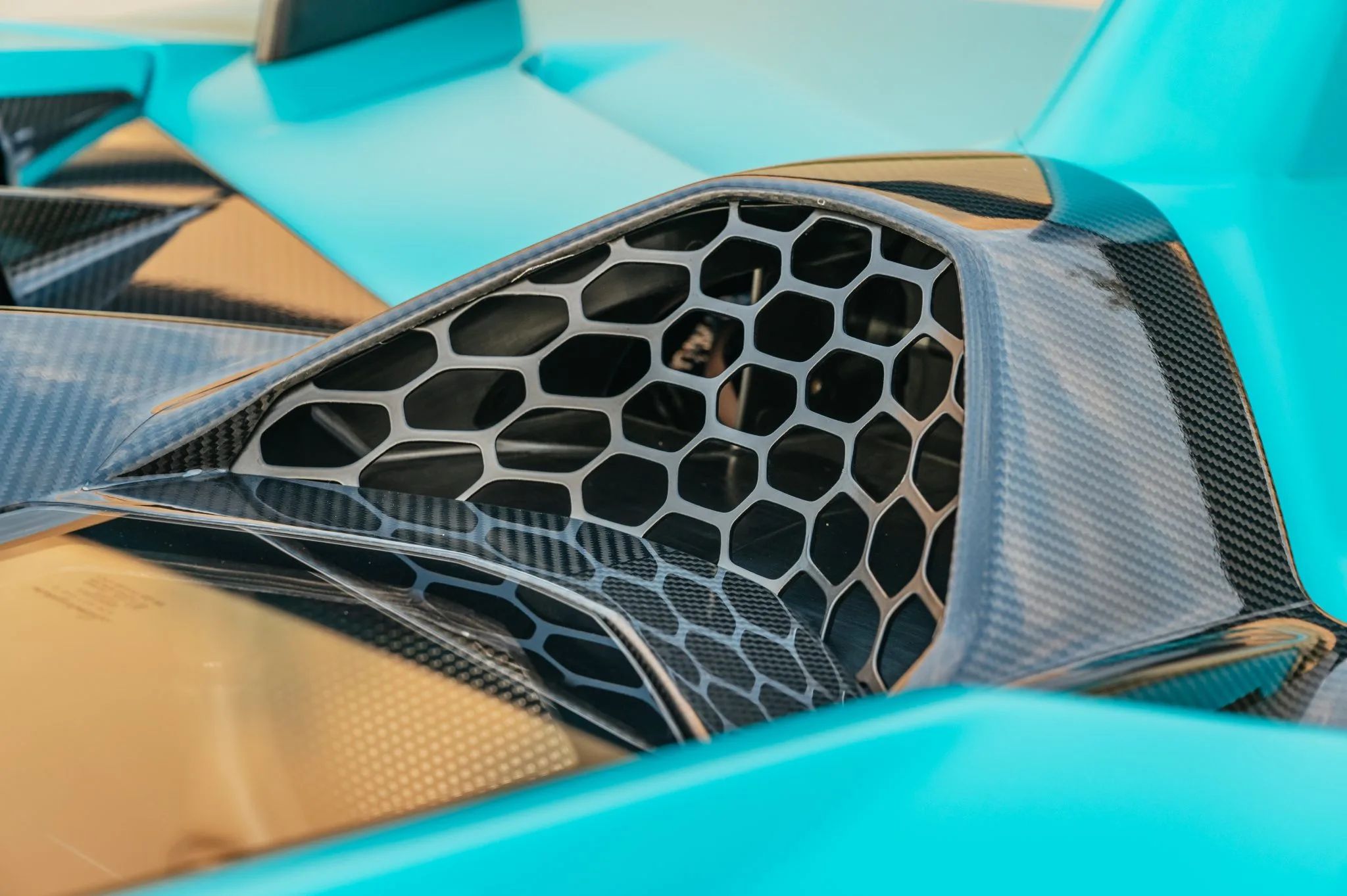 Bright Blue Lamborghini Aventador SVJ Is Just About Perfect