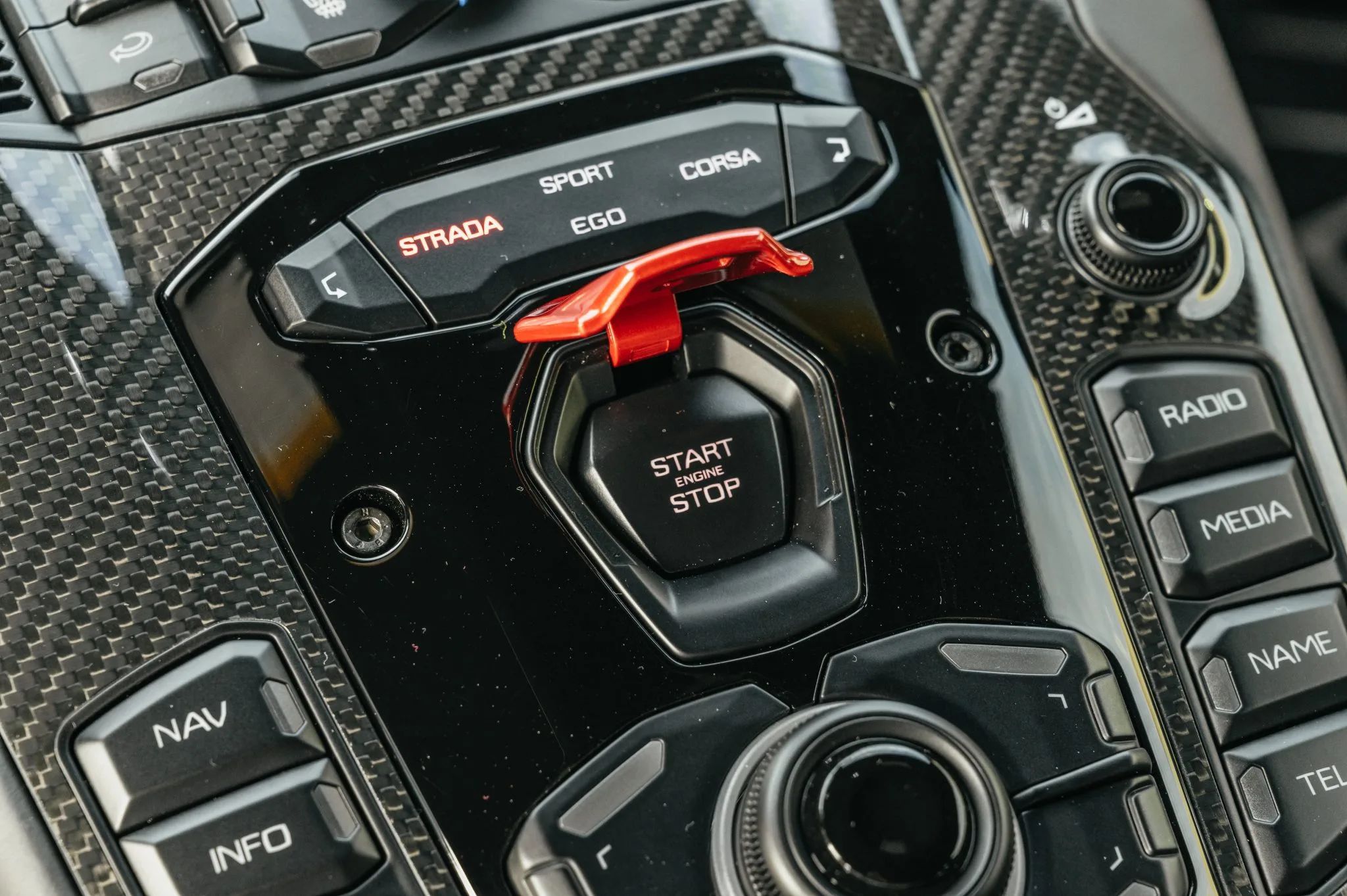 Bright Blue Lamborghini Aventador SVJ Is Just About Perfect