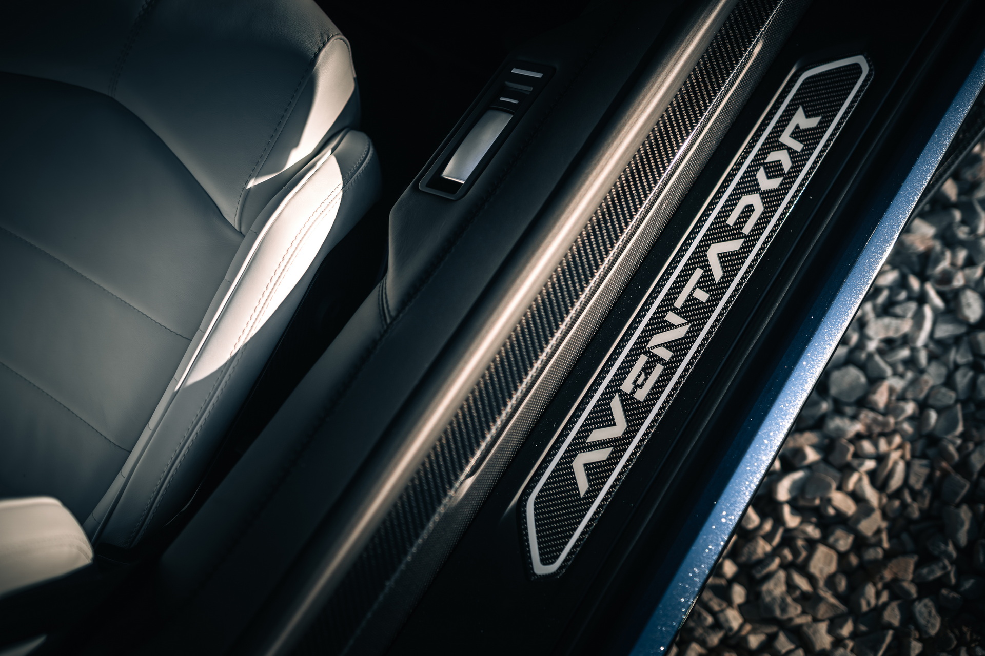 Final Lamborghini Aventador Ultimae Roadster Is A Homage To The One-Off Miura Roadster