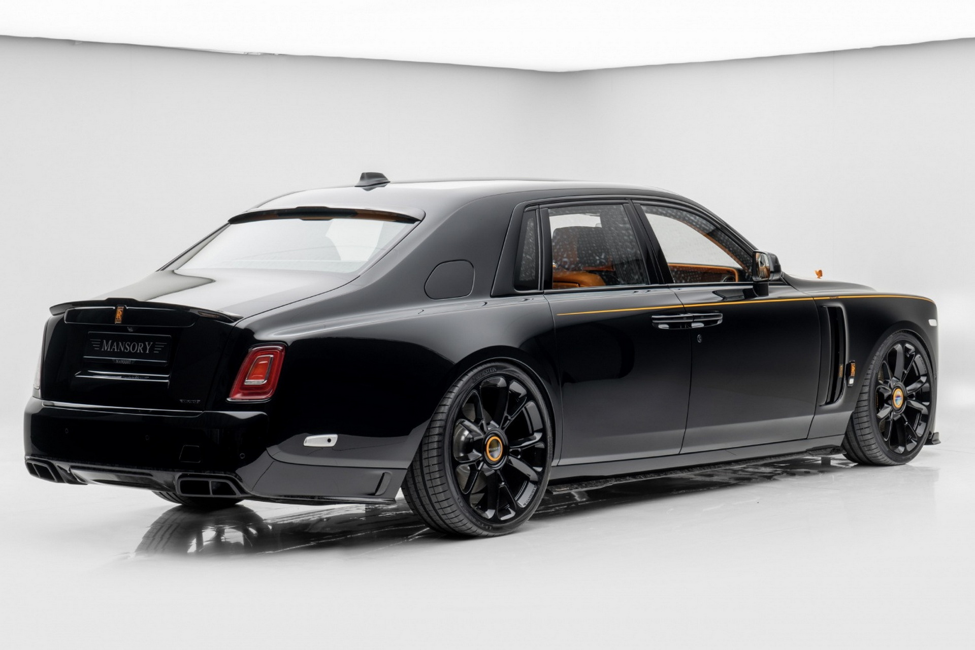 2023 MANSORY Rolls-Royce Phantom - Sound, Interior and Exterior 