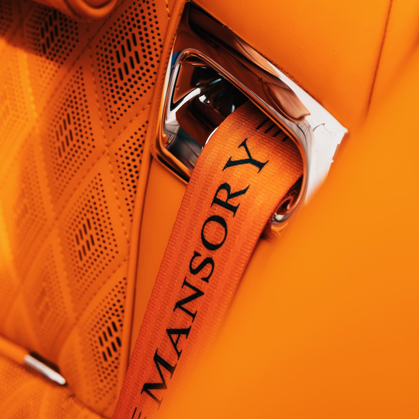 Rolls-Royce Dawn Looks Quite Nice With That Mansory Treatment