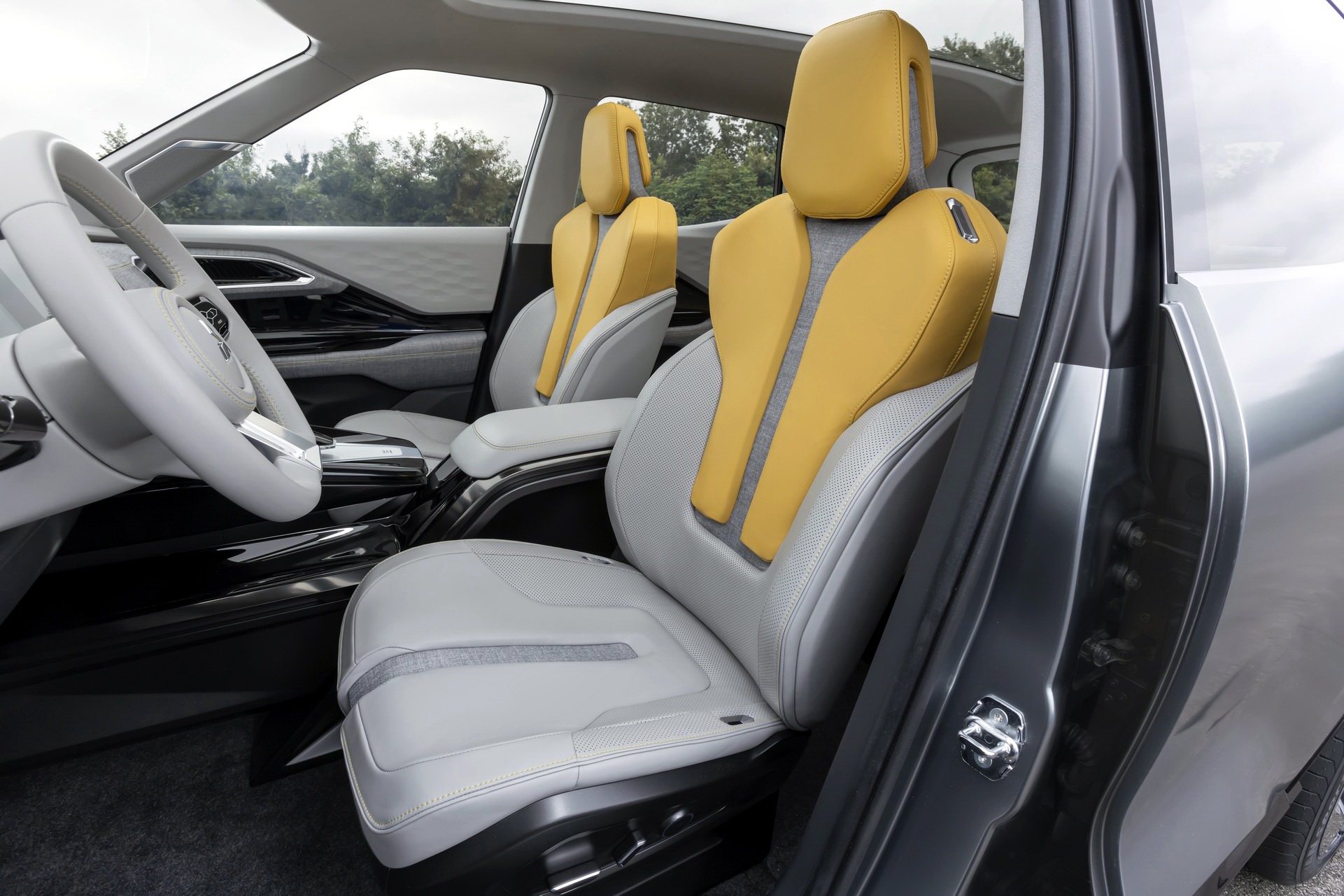 See The Mitsubishi XFC Concept That Previews A New Compact SUV From All Angles