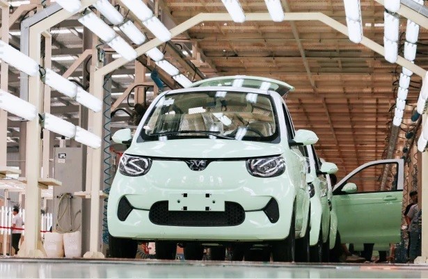 Mullen I-Go Revealed As A 46 HP Last-Mile Delivery Vehicle For Europe