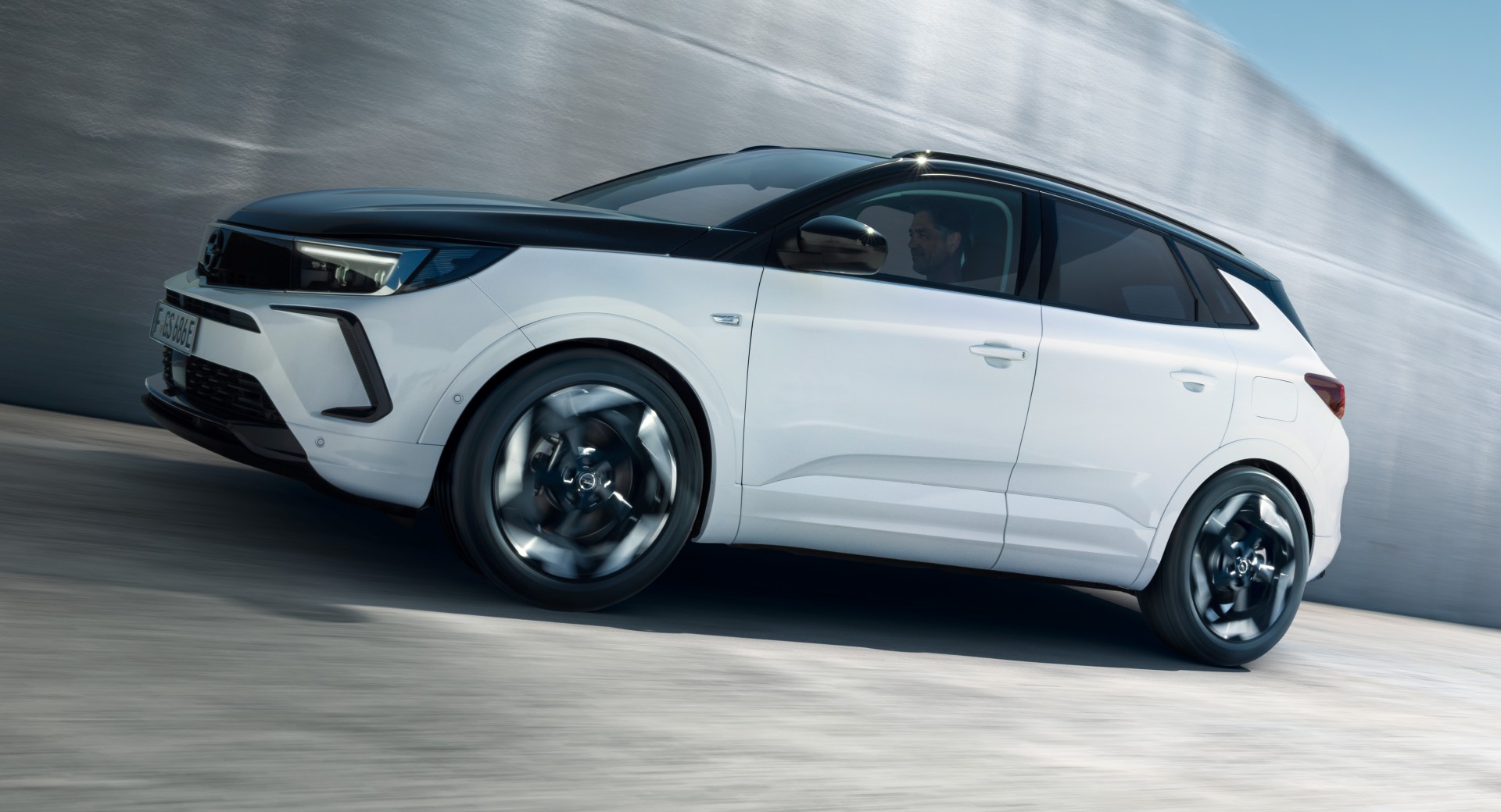 Opel/Vauxhall Grandland GSe Is A 296 HP PHEV SUV With Sports Suspension And 19-Inch Wheels