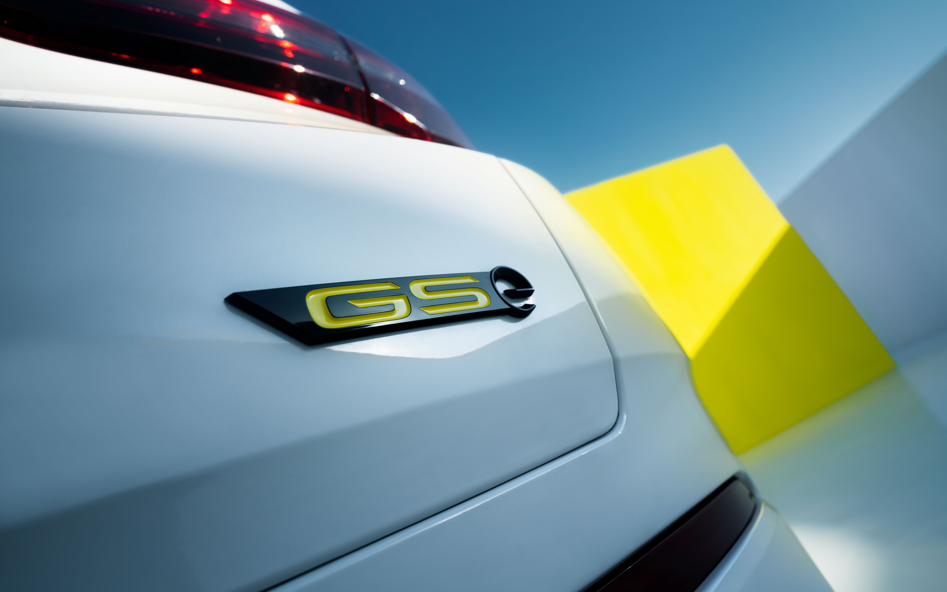Opel/Vauxhall Grandland GSe Is A 296 HP PHEV SUV With Sports Suspension And 19-Inch Wheels