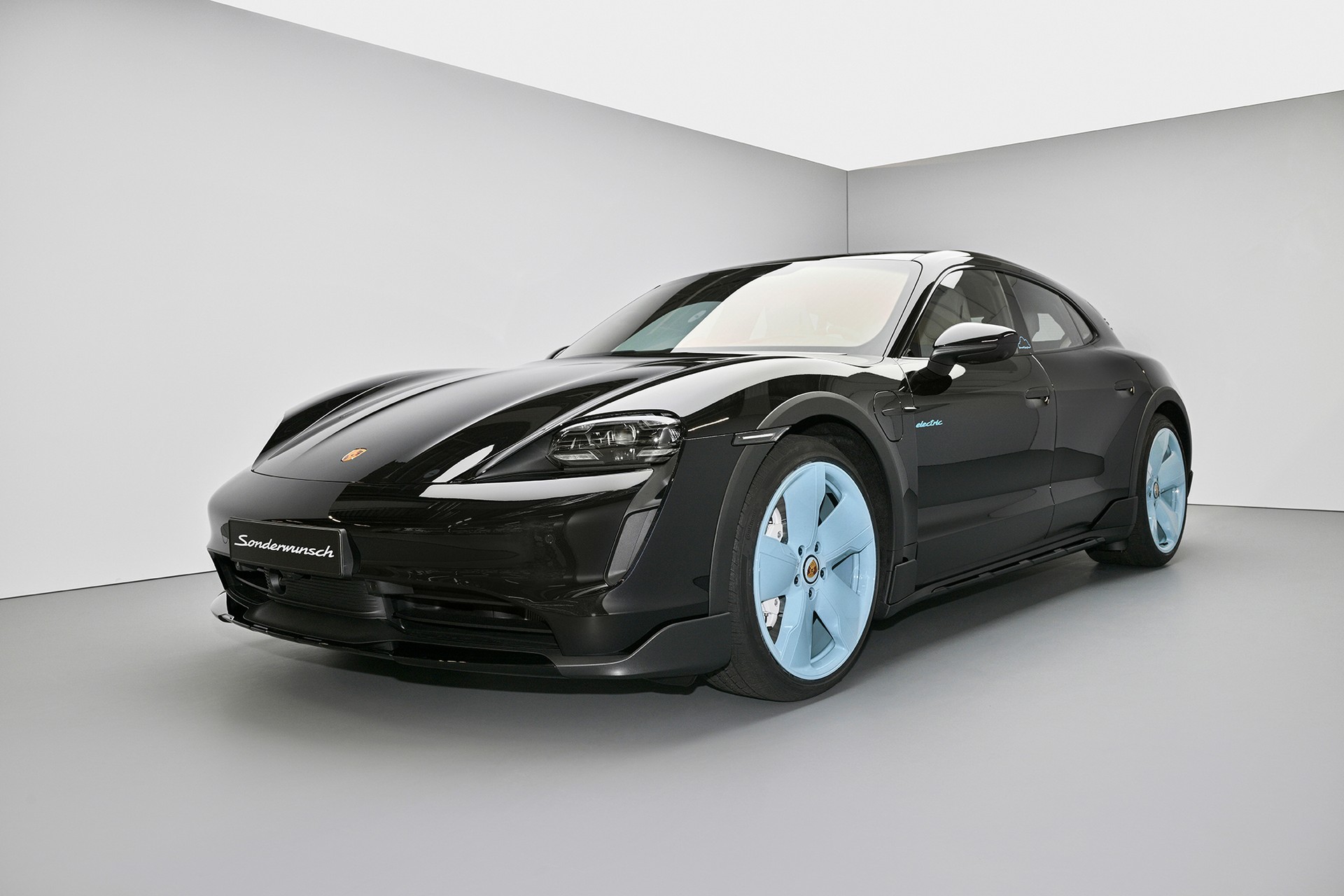 K-Pop Superstar Creates A Very Special Porsche Taycan 4S Cross Turismo