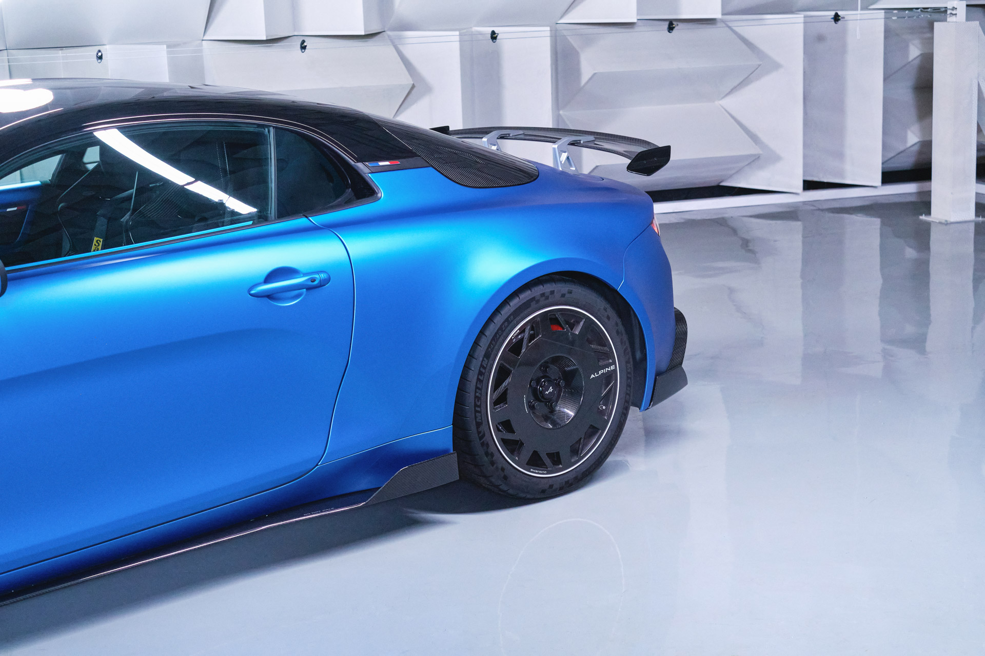 Hardcore Alpine A110 R Shows Off Its Weight Loss In Paris