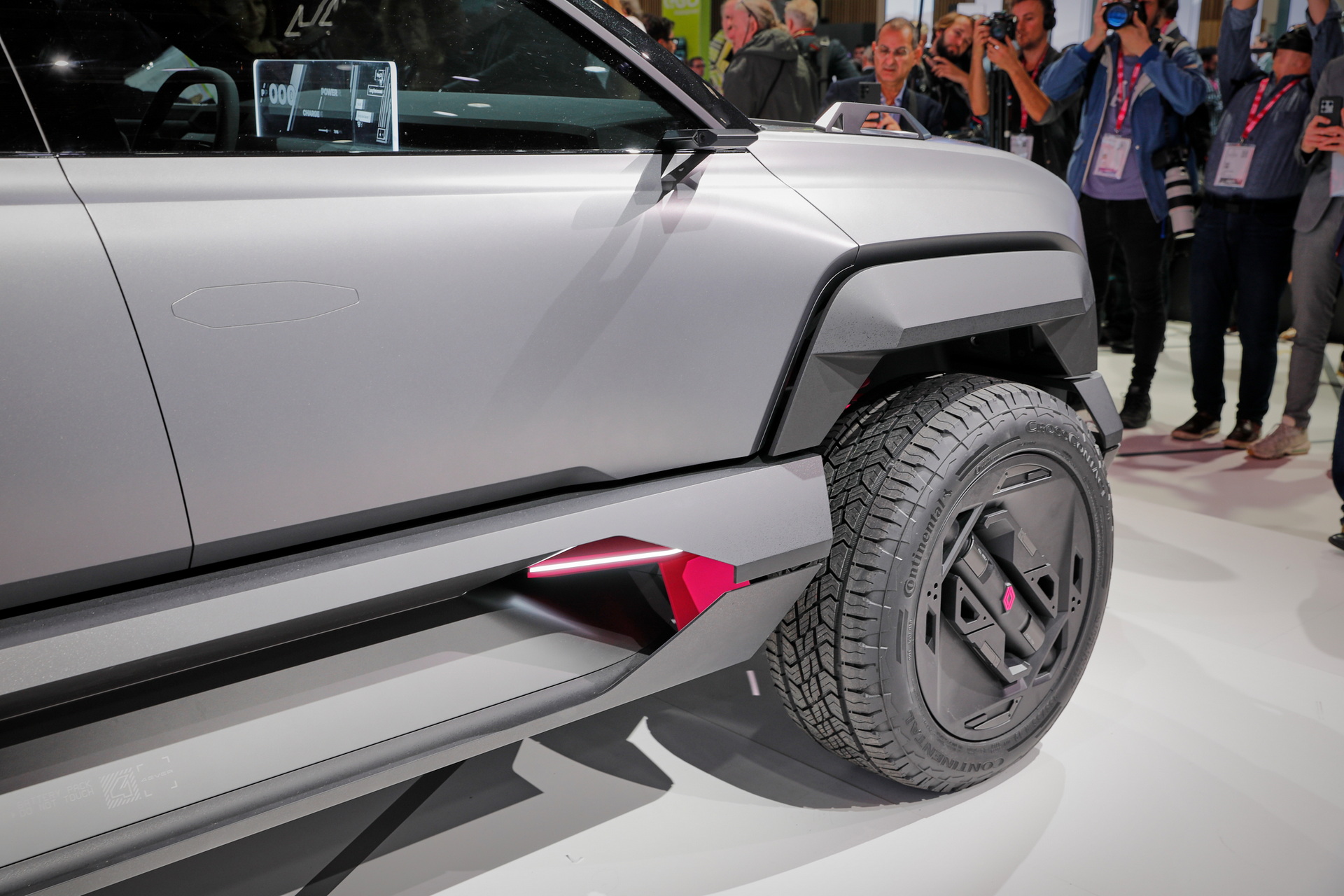 Renault 4Ever Trophy Concept Previews Retro-Flavored Electric B-SUV With Rugged Looks