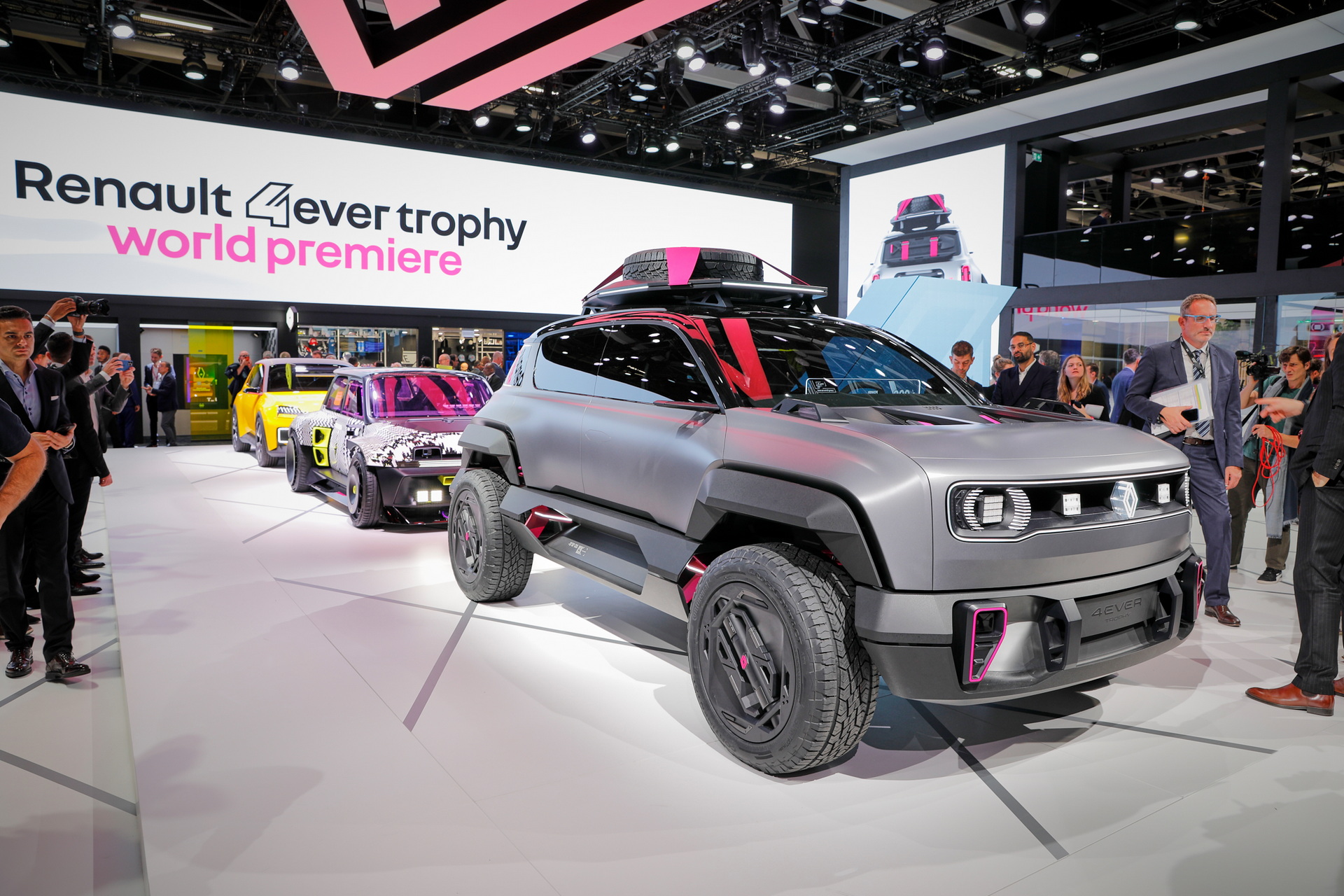 Renault 4Ever Trophy Concept Previews Retro-Flavored Electric B-SUV With Rugged Looks