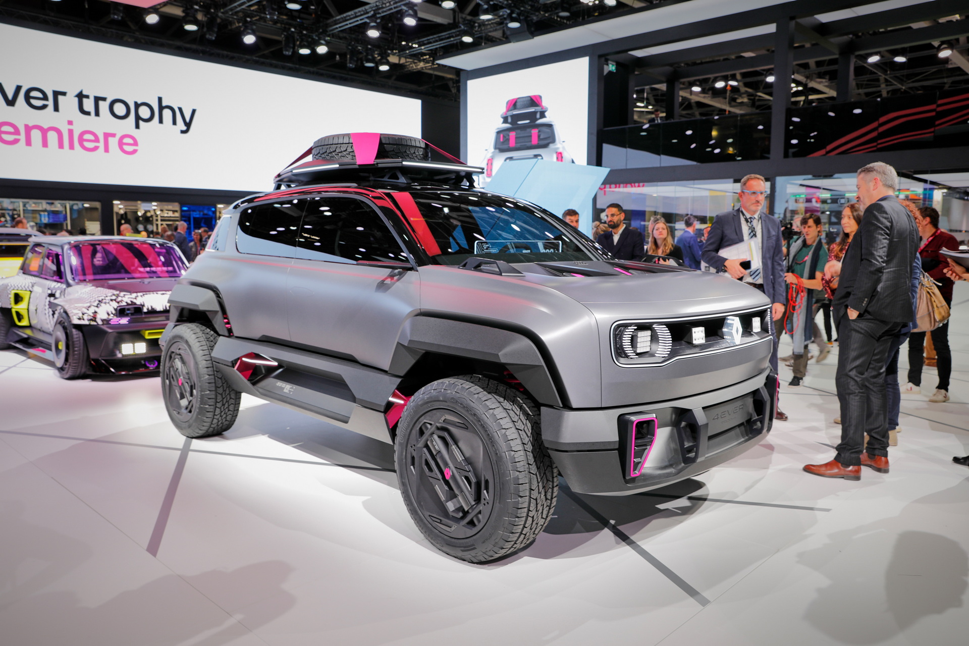 Renault 4Ever Trophy Concept Previews Retro-Flavored Electric B-SUV With Rugged Looks