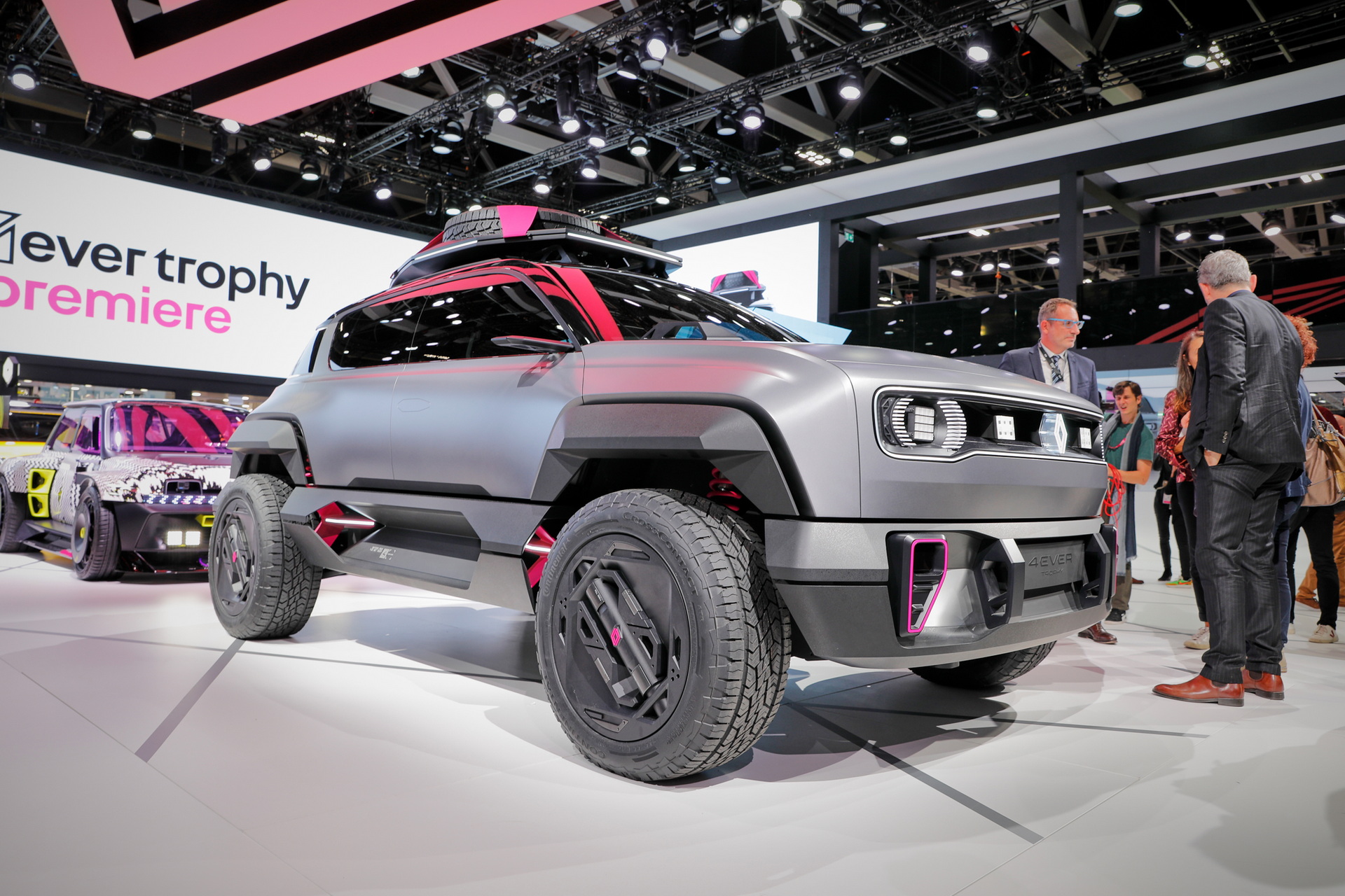 Renault 4Ever Trophy Concept Previews Retro-Flavored Electric B-SUV With Rugged Looks