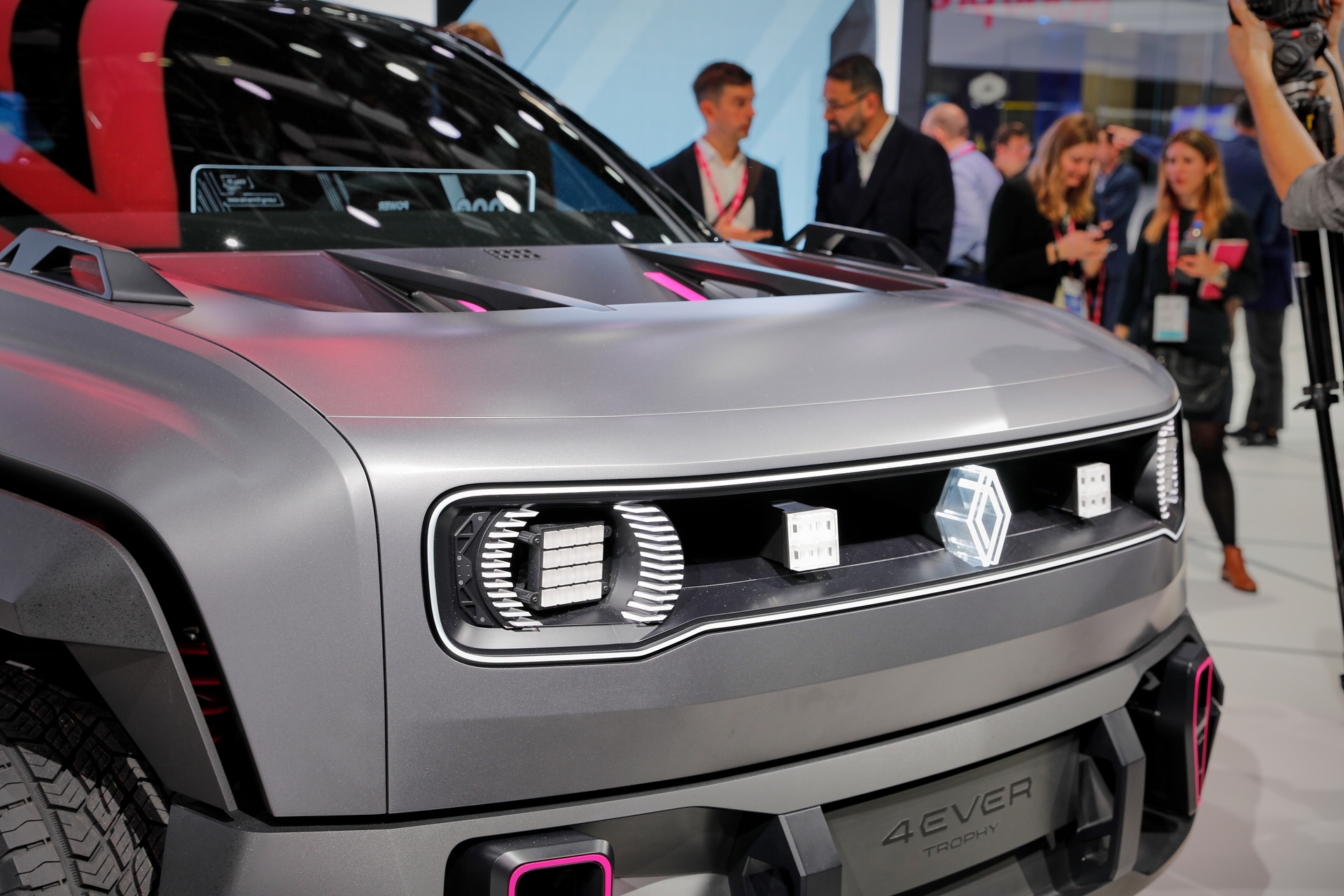 Renault 4Ever Trophy Concept Previews Retro-Flavored Electric B-SUV With Rugged Looks