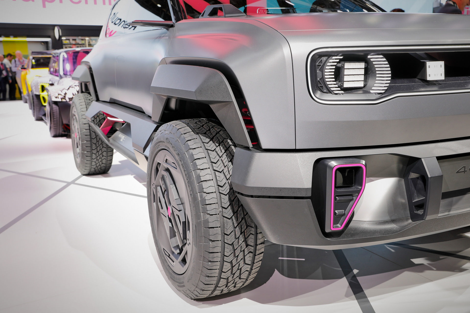 Renault 4Ever Trophy Concept Previews Retro-Flavored Electric B-SUV With Rugged Looks
