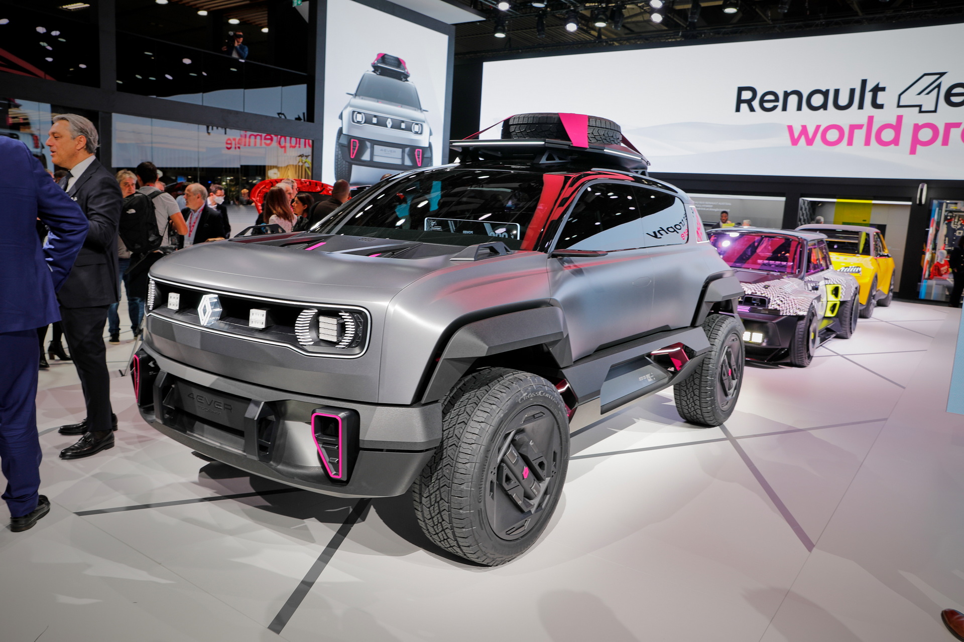 Renault 4Ever Trophy Concept Previews Retro-Flavored Electric B-SUV With Rugged Looks