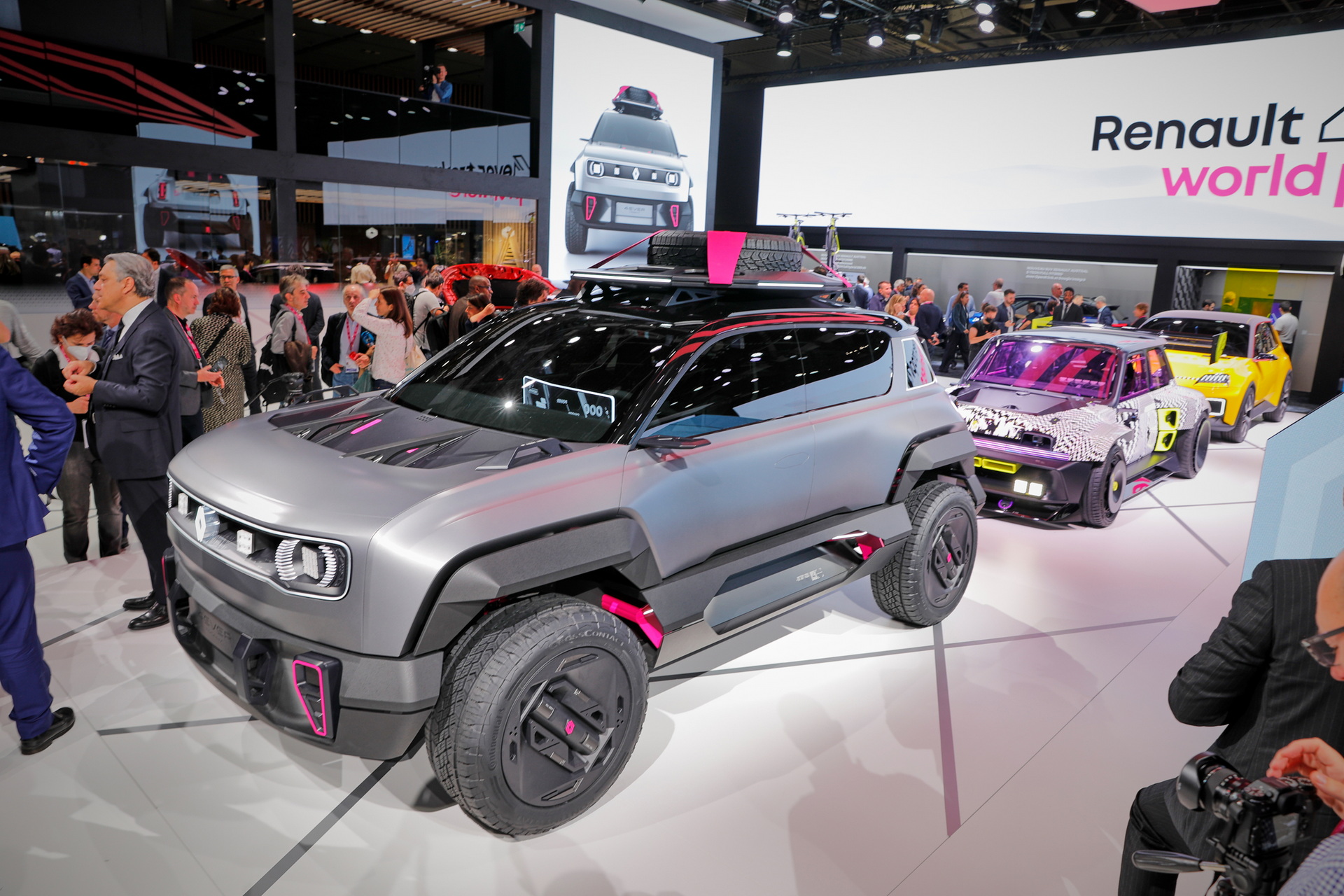 Renault 4Ever Trophy Concept Previews Retro-Flavored Electric B-SUV With Rugged Looks