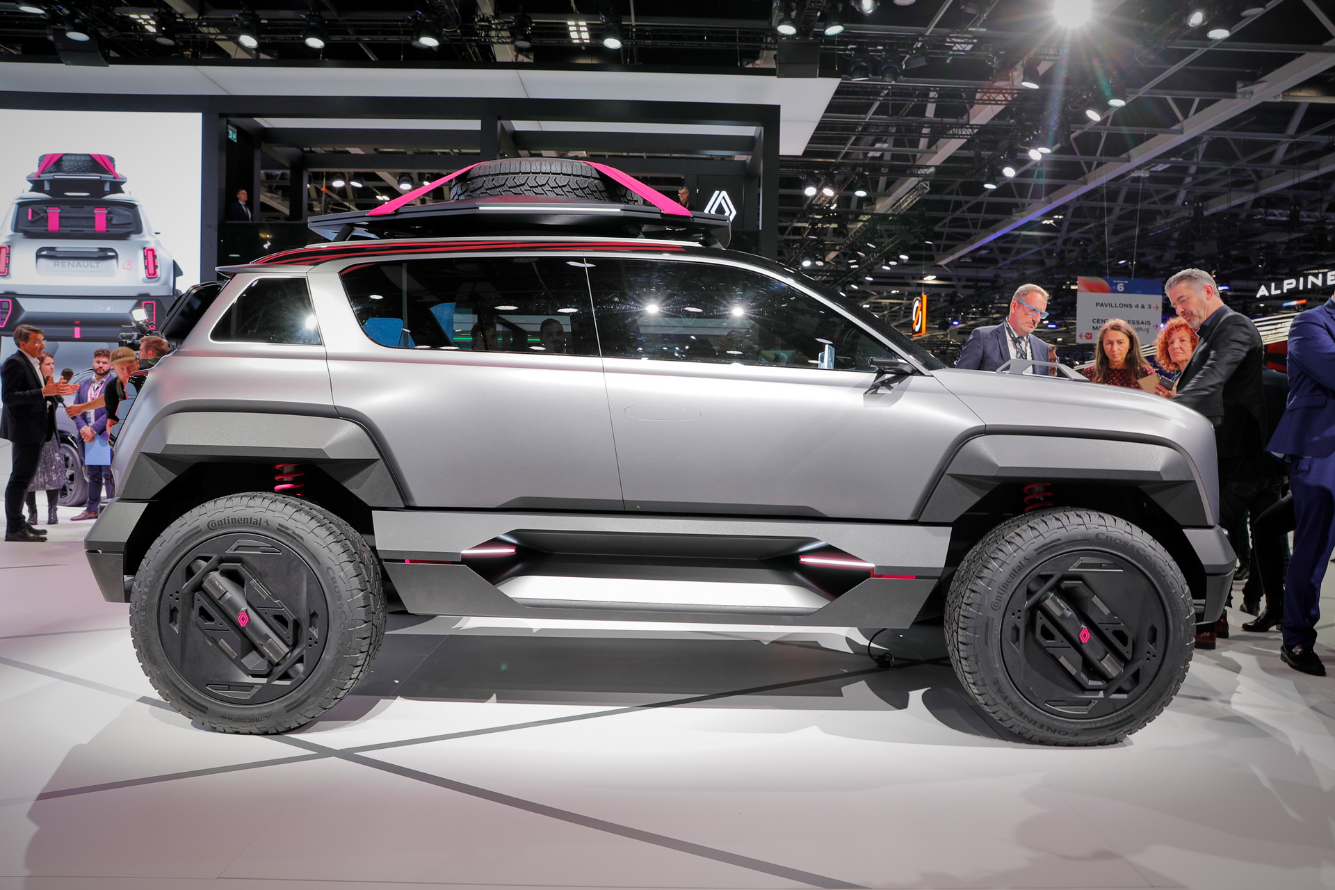 Renault 4Ever Trophy Concept Previews Retro-Flavored Electric B-SUV With Rugged Looks